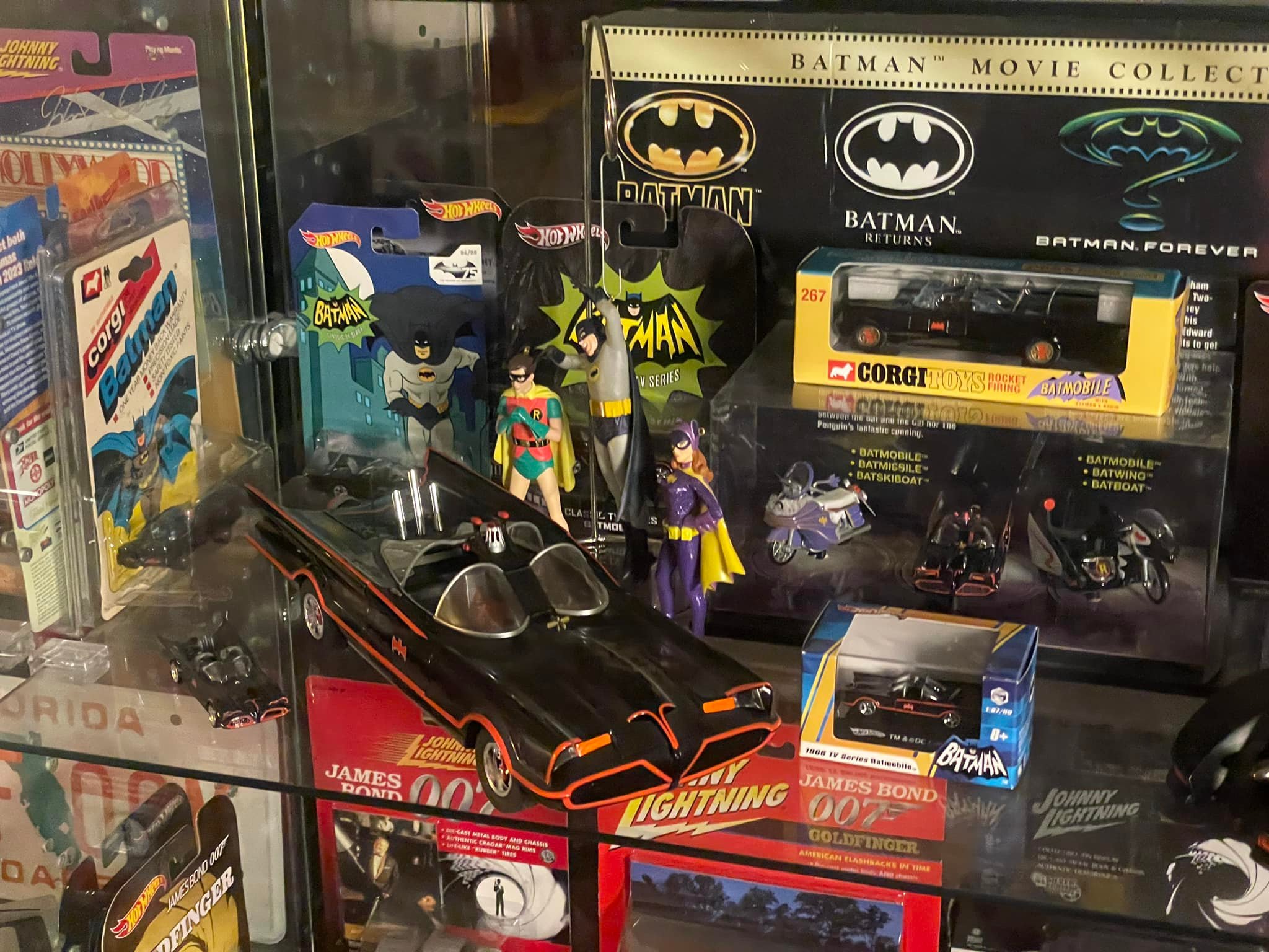 Corgi Batmobile 2000 DC Comics 1:18 Diecast