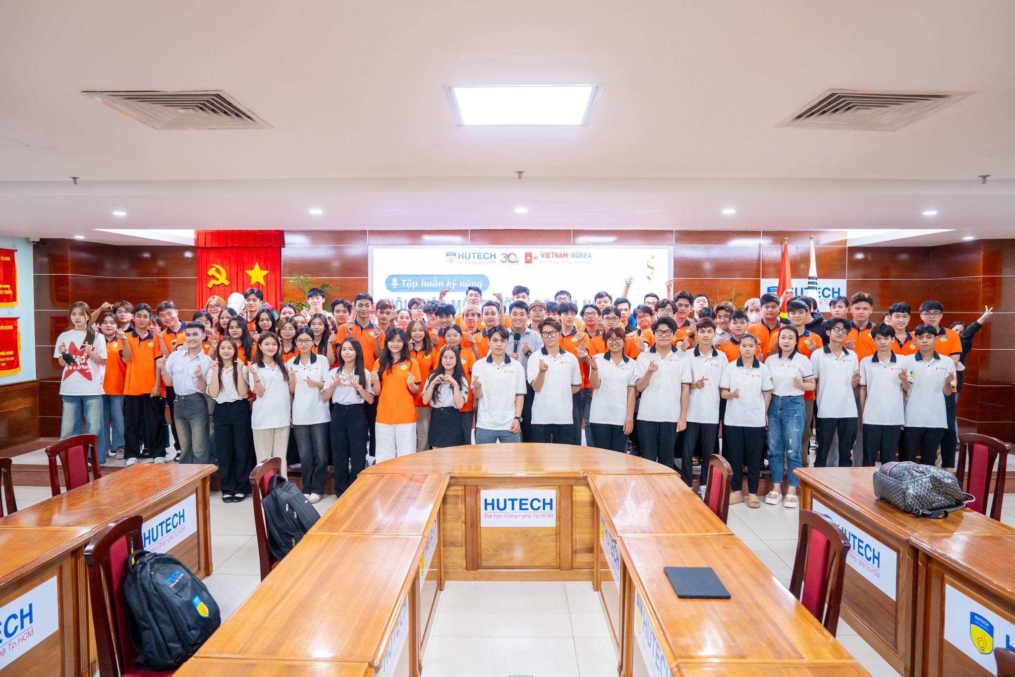🇻🇳🇰🇷VKIT tiếp tục nâng... - HUTECH - Viện Công nghệ Việt Hàn | Facebook