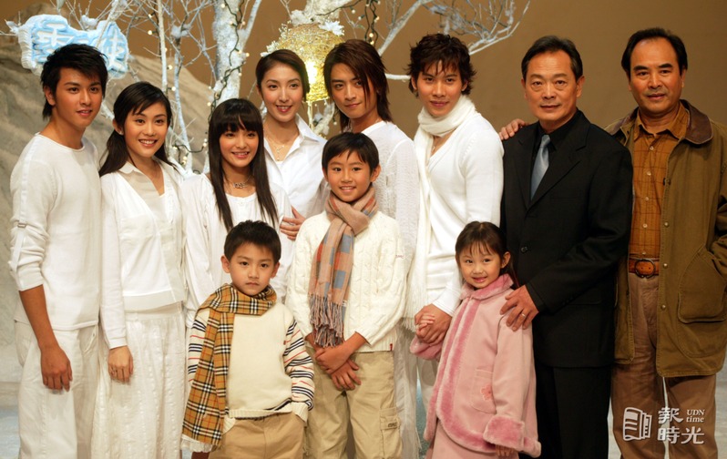 報時光UDNtime - 【2004年偶像劇《雪天使》】 2004年播出的偶像劇《雪天使》，由王宇婕、顏行書與Toro（郭葦昀）主演，至今已 ...