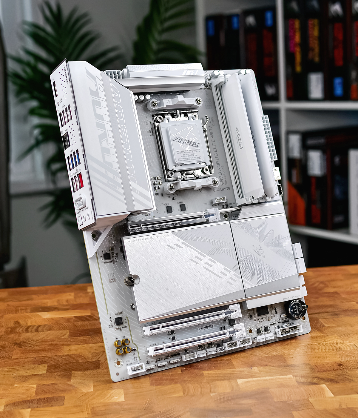 As cold as ice... our GIGABYTE B850 AORUS ELITE WIFI7 ICE ? More 