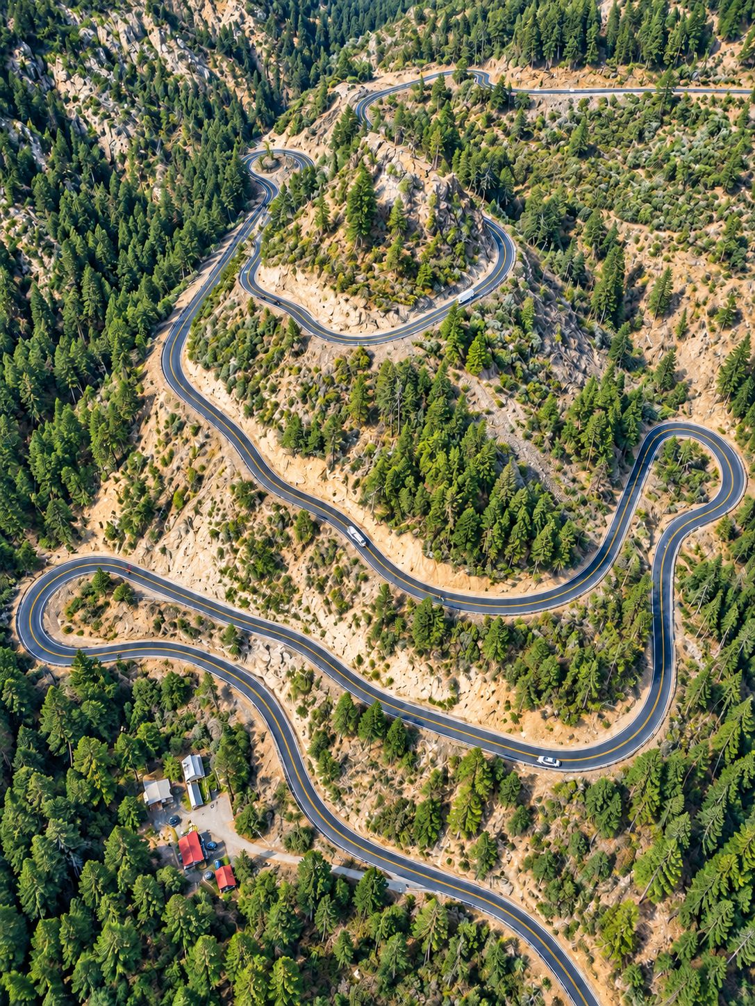 Arizona state route 89a scenic drive through oak creek canyon