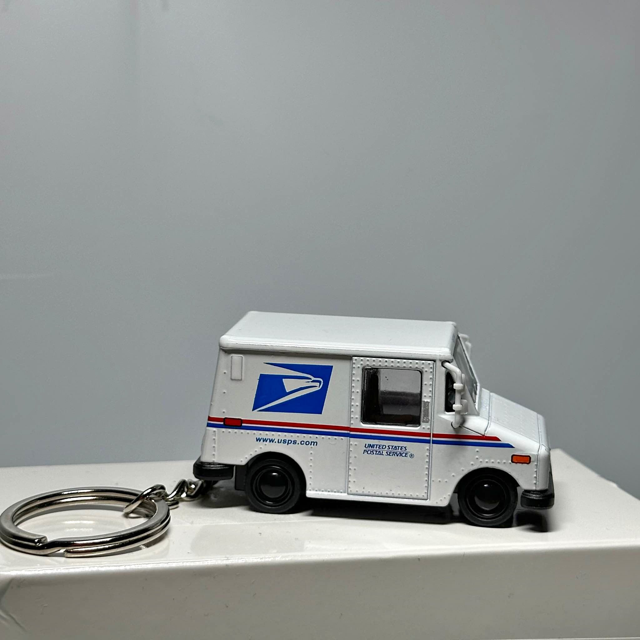 USPS Postal Truck Die-Cast Windup Pullback Keychain - Key Chains ...