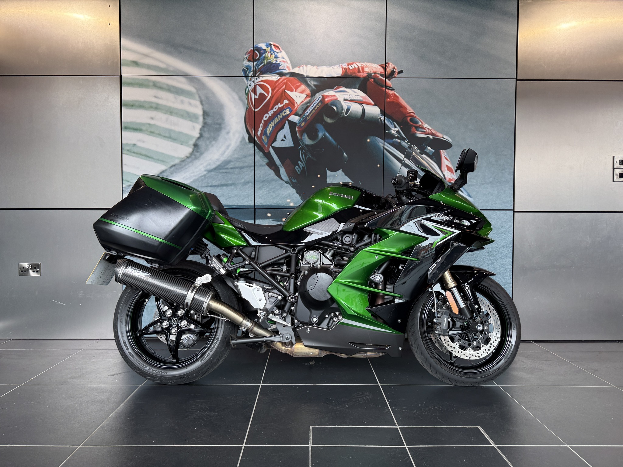 FOR SALE: 2023 Kawasaki Ninja H2 SX 1000 – £13,995 Only 2,262