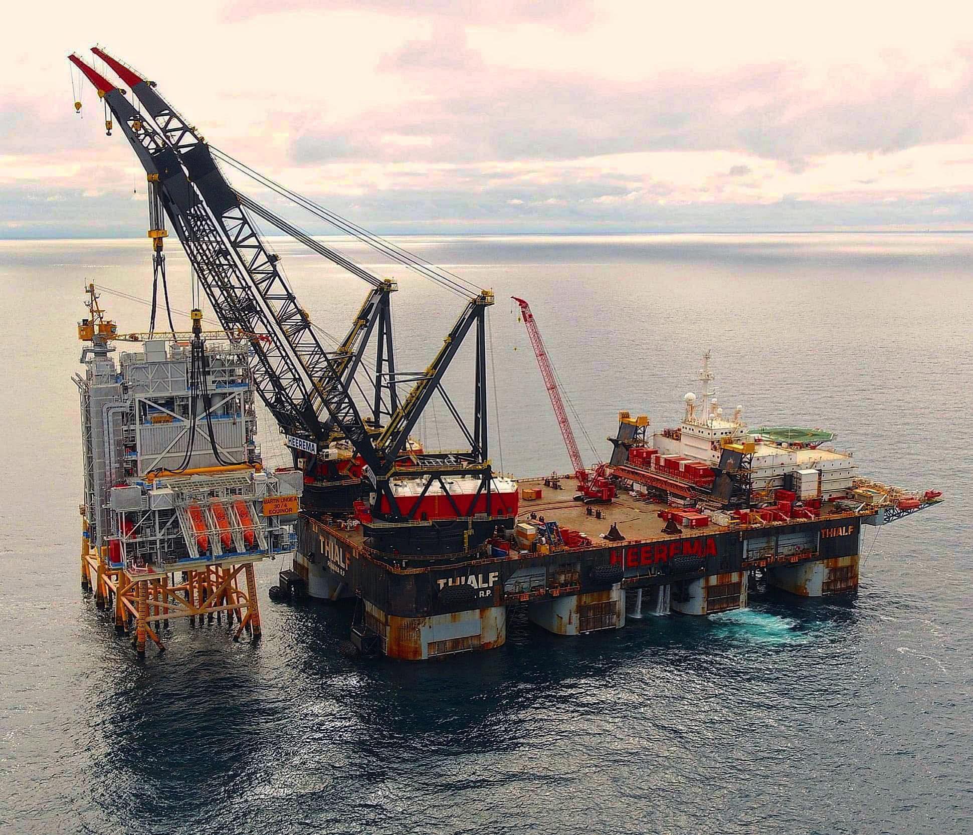 MaritimePhoto - The semi submersible crane vessel “Thialf” installing ...