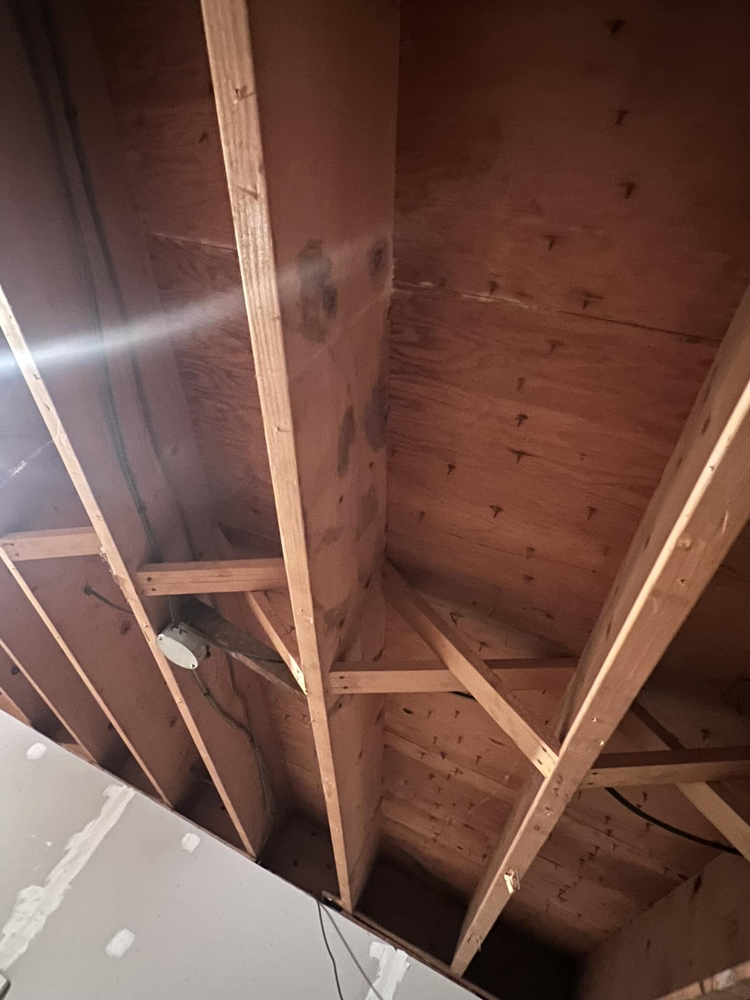 cigarette smoke ceiling How to remove cigarette smoke from a textured ceiling?
