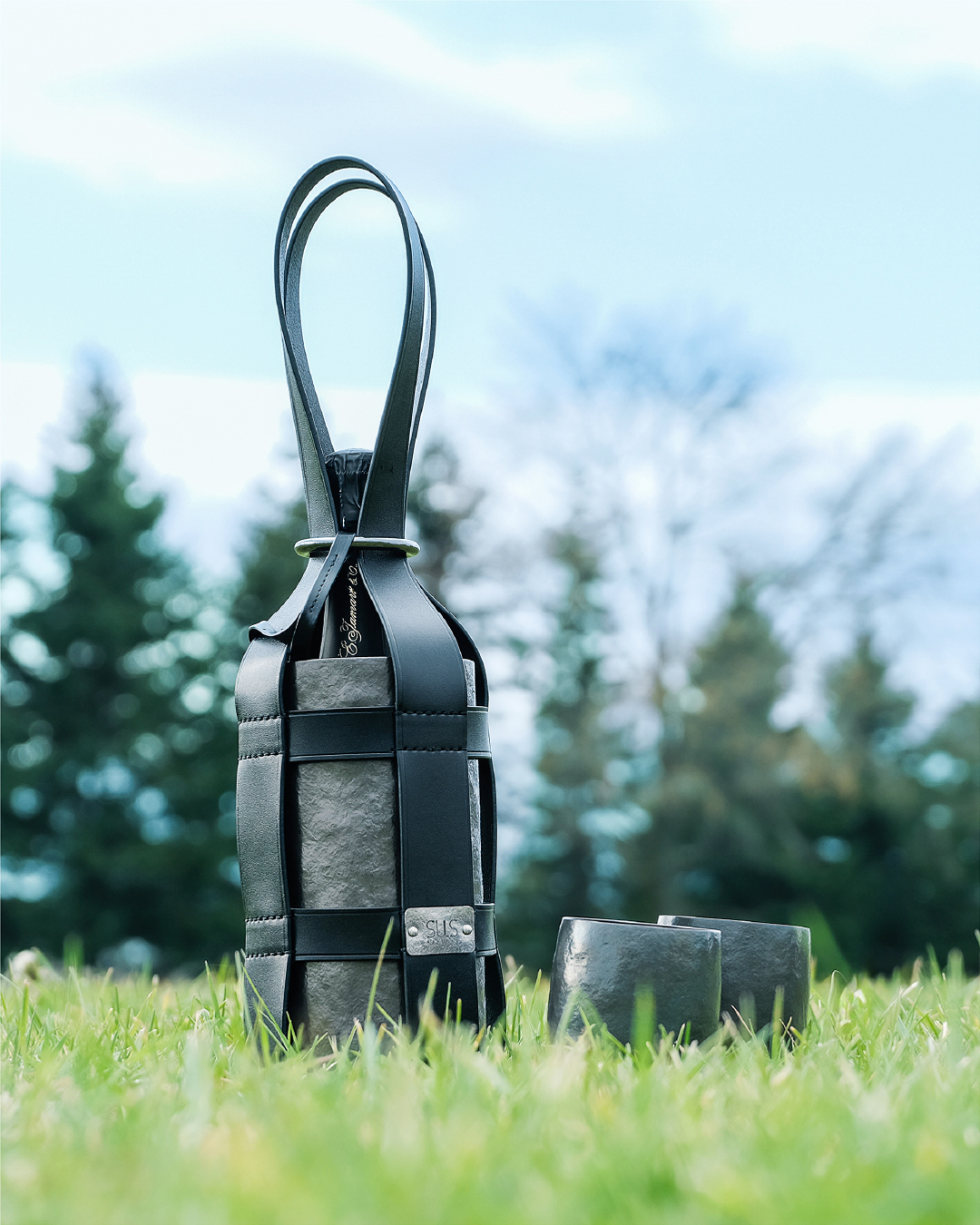 Bottle Keeper Holder この度、SUSgalleryと 国内唯一の馬具メーカーで