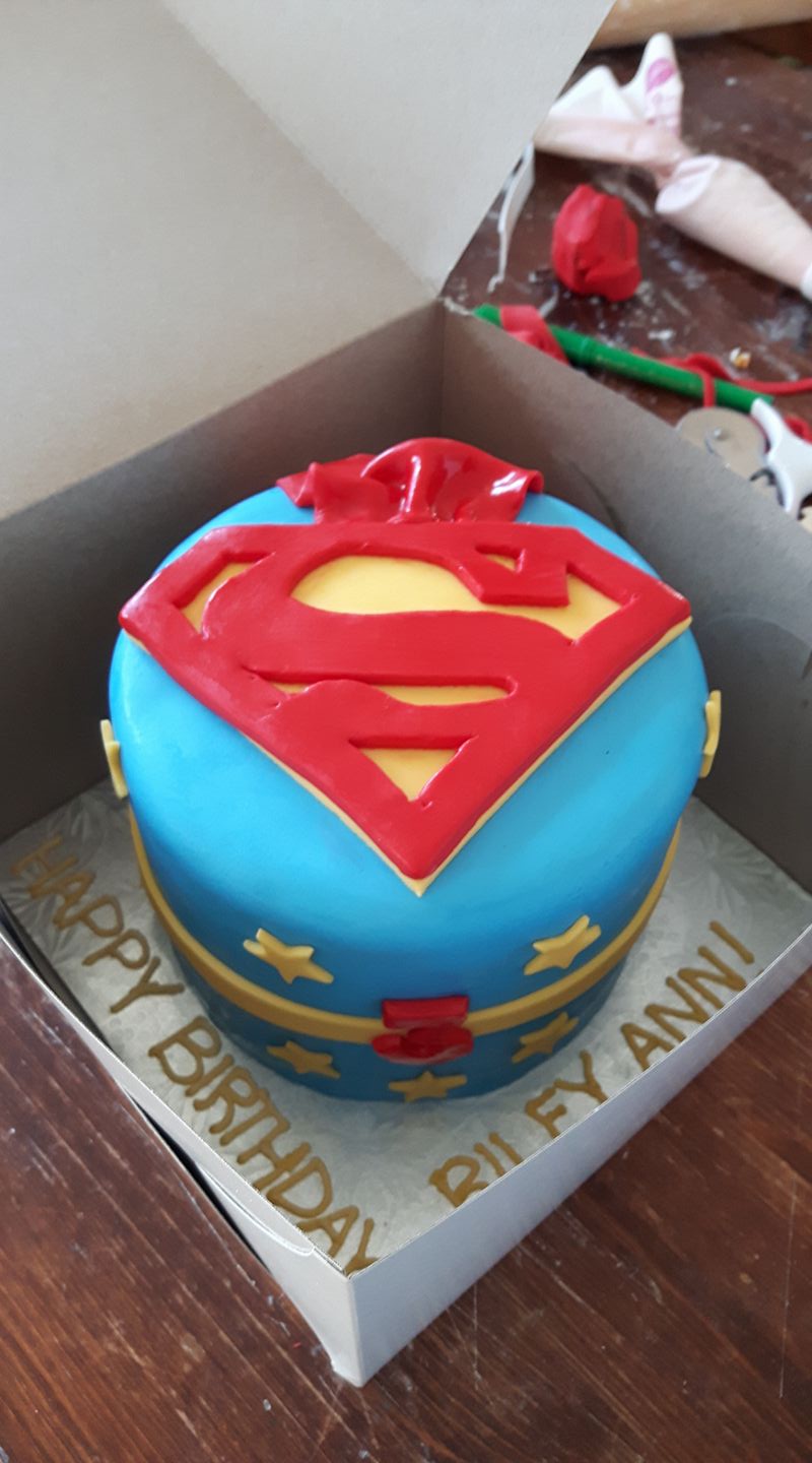 Riley Cakes | Beaconsfield QC