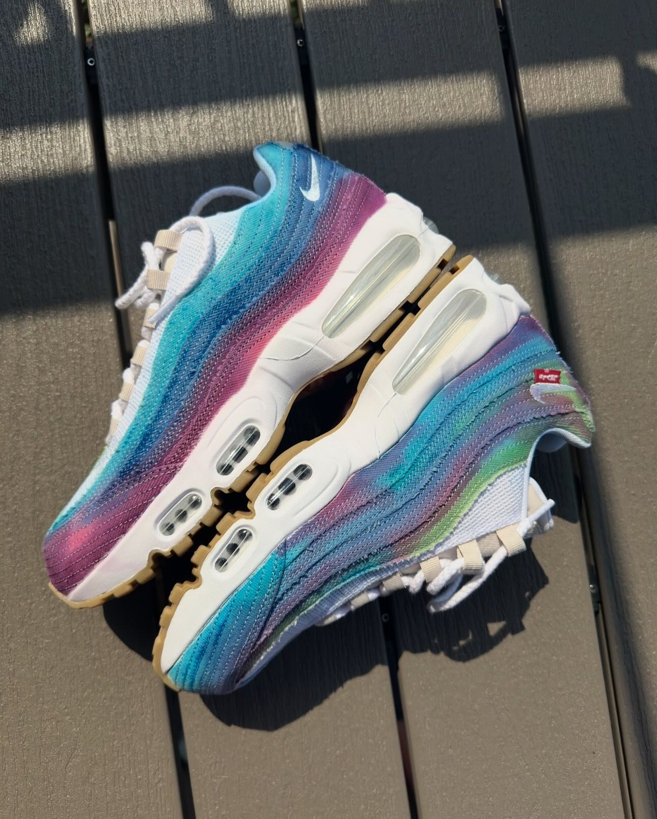 People are starting to tie-dye their Levi x Nike Air Max 95. I 