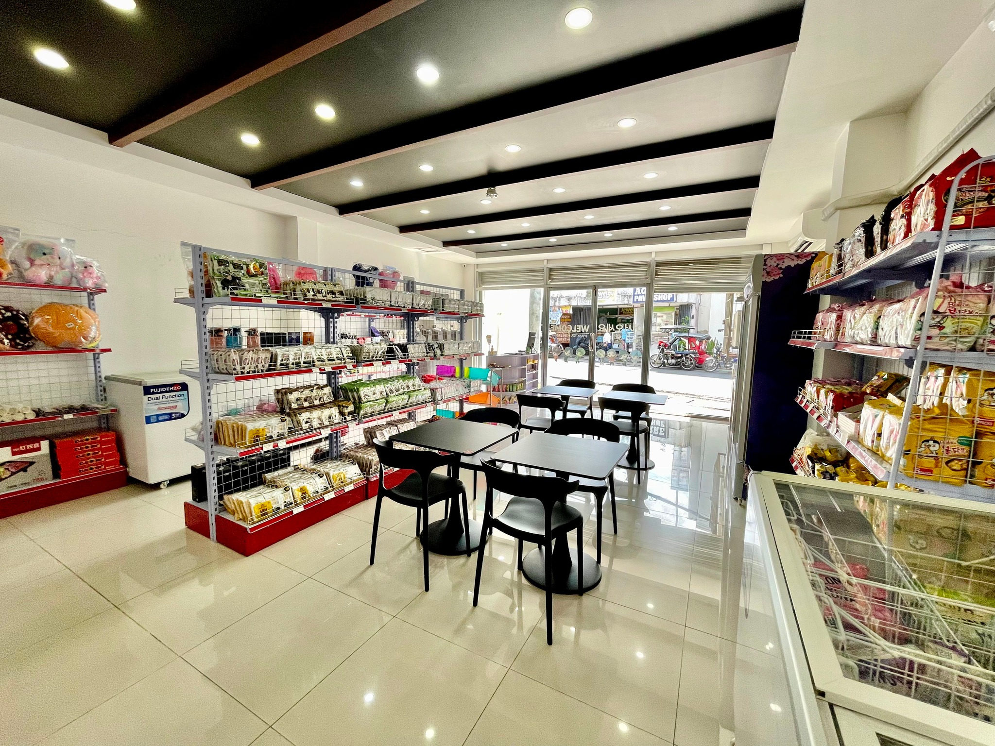Pretty Unnies minimart