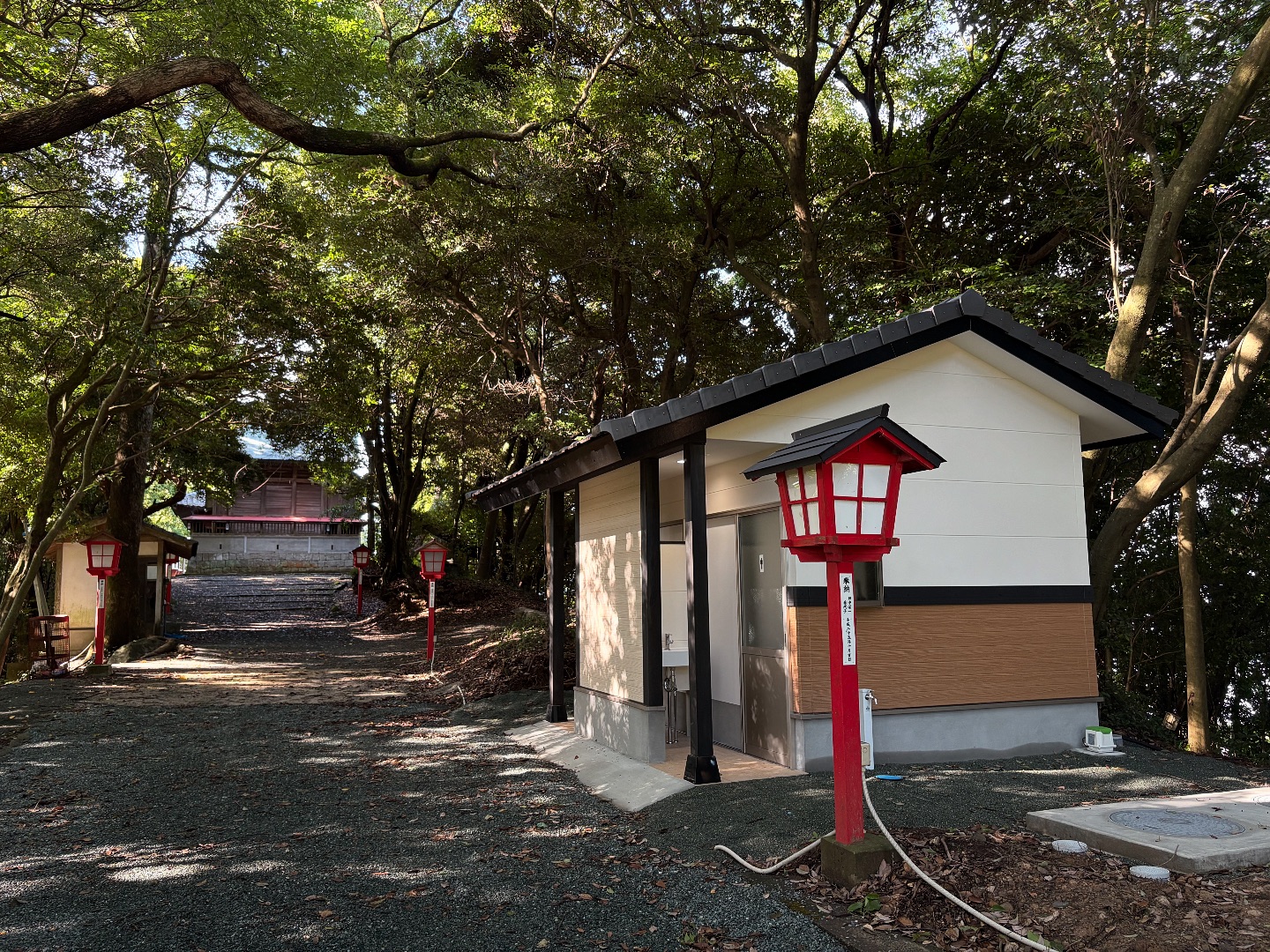 永尾剱神社 - トイレが完成しました。 地元出身で関西にお住まいの方から御奉納頂きました。 ありがとうございました😊... | Facebook