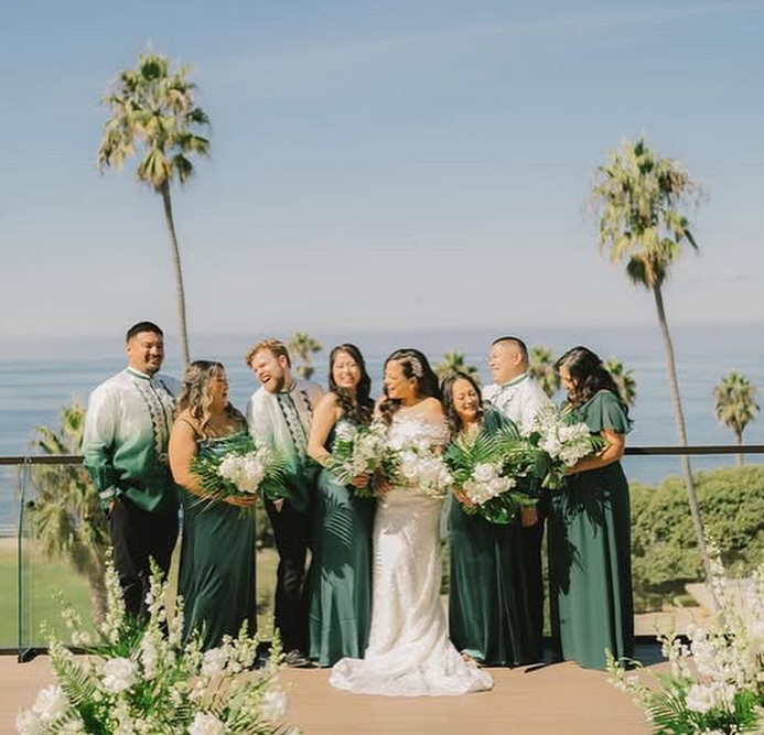emerald green bridesmaid dresses with groomsmen When you find the PERFECT to match the bridesmaids 💚😍 We are so in love these beautiful forest green gradient Barongs that our clients custom ordered for their wedding! Birdy grey Größe:Größe 10 Mens: Sport & Dress Shirts Wedding Crinoline Plus Size plush velvet and handmade