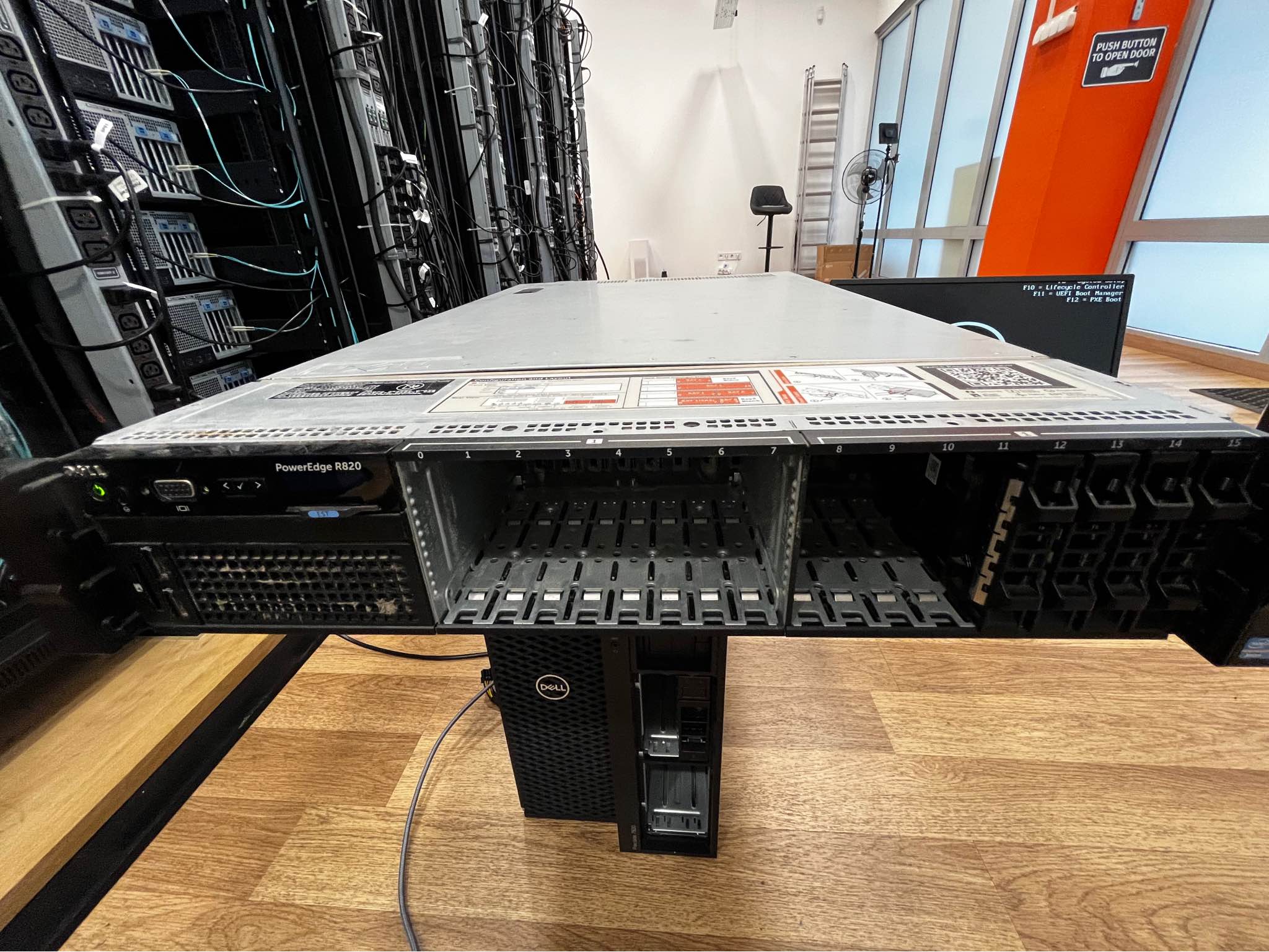 Dell Poweredge R820 Server, 688 GB DDR3 ECC Registered RAM, 4× Intel ...