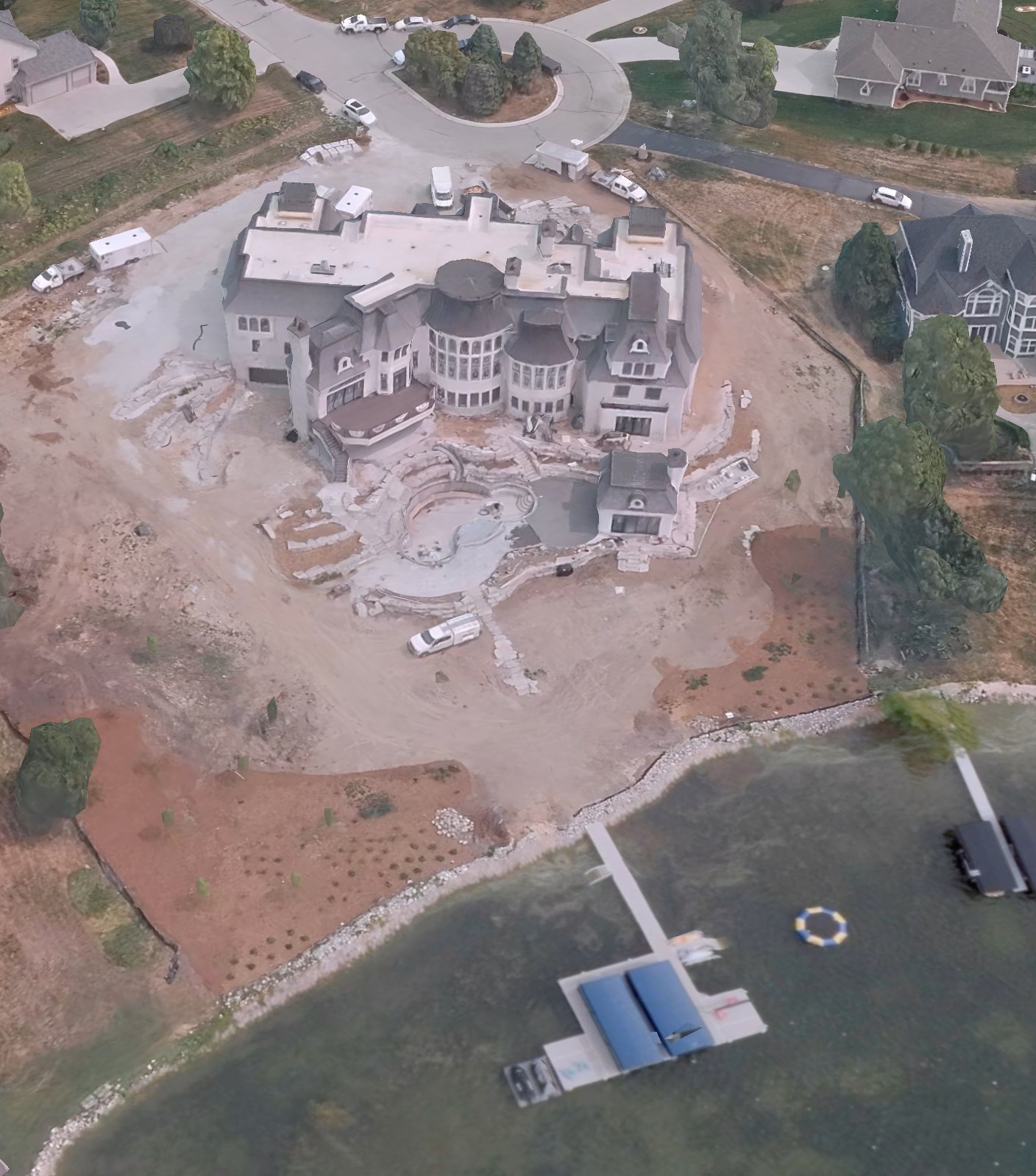 Lakefront mega new build in Wisconsin!... - Homes of the Rich | Facebook