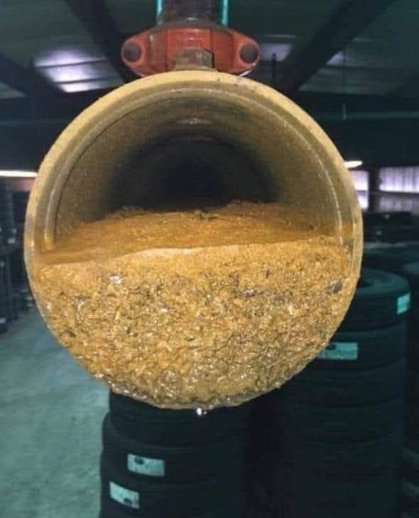 Firefighters - 🚒 This is what happens when fire mains are not flushed ...