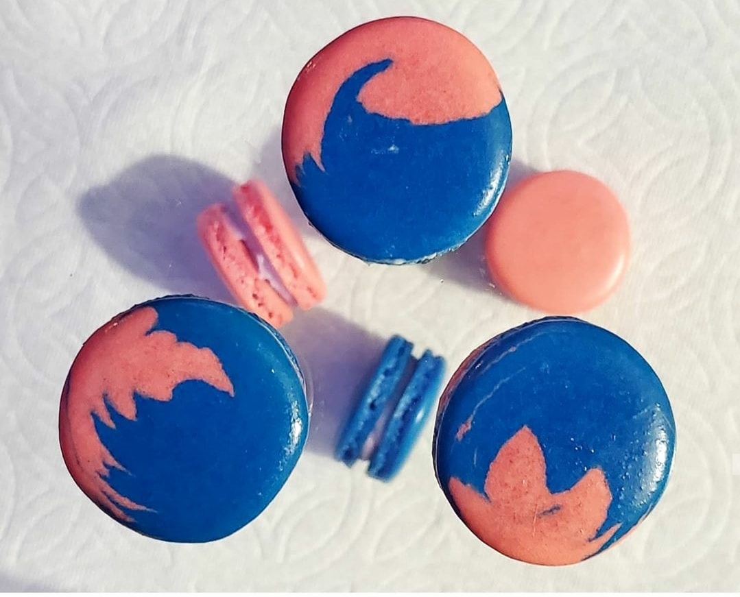 Bakery #10 - Two color macarons with a cream cheese... | Facebook