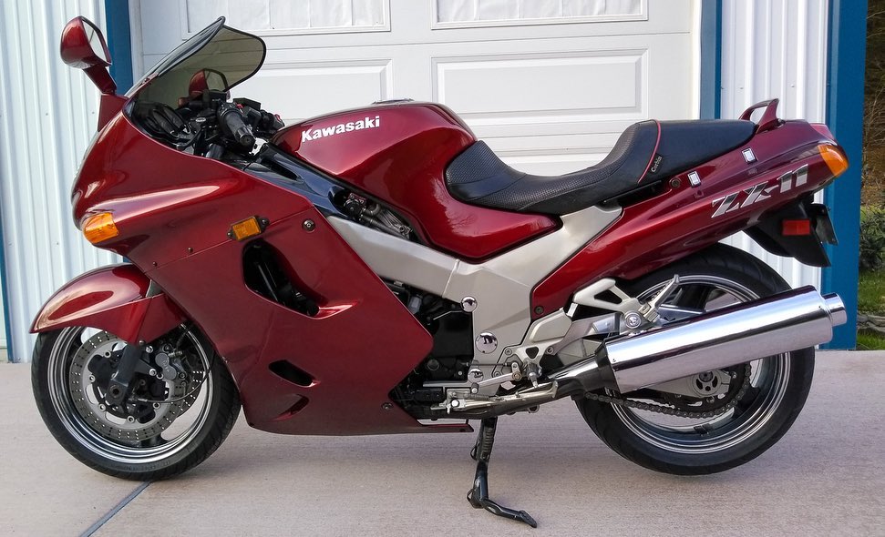 1993 Kawasaki ZX-11d just in for parts. good title, 19,000 miles