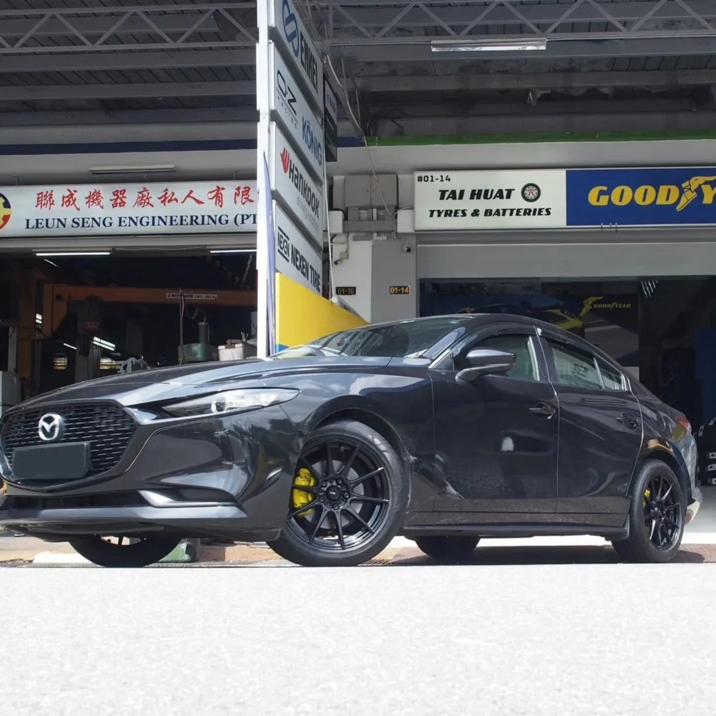 Advanti - Amazingly light. Mazda 3 on Storm DST S1 17x8 in matte black ...