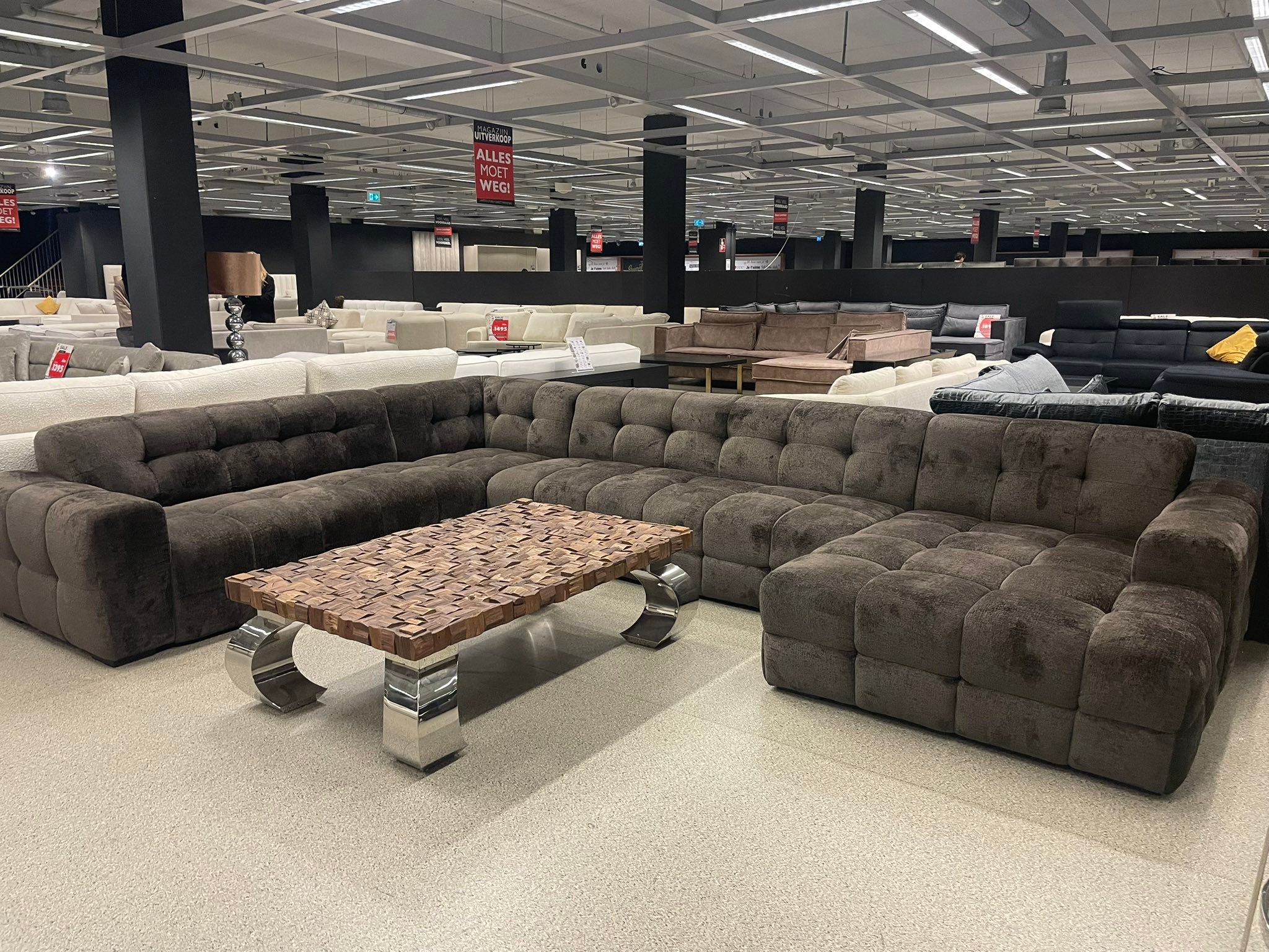 Meubel Outlet... - Meubel Outlet Megastores Den Haag