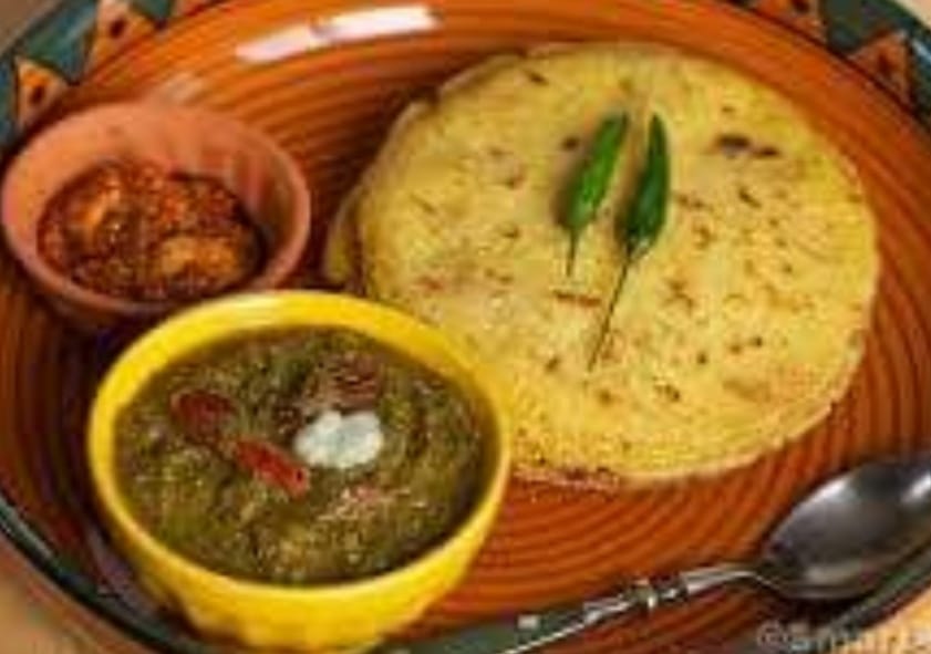 Heat N eat - Makai ki Roti with Sarsoon da saag makhan ka...