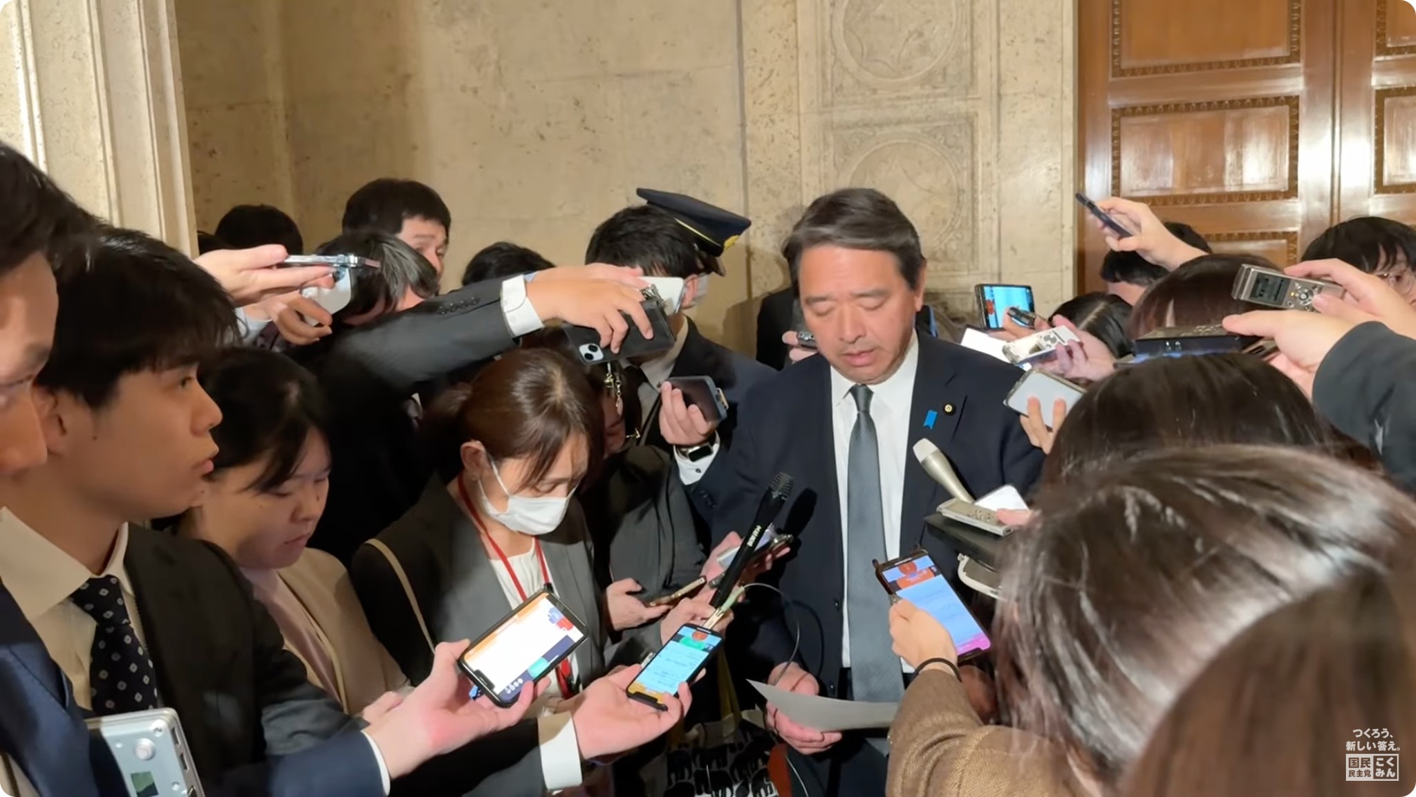 ぶら下がり 会見 と は