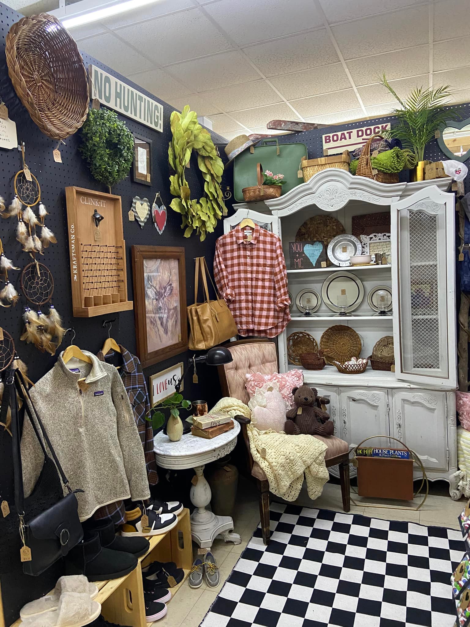 Rusty Rooster Flea Market & Treasure Coop | Mountain Home AR