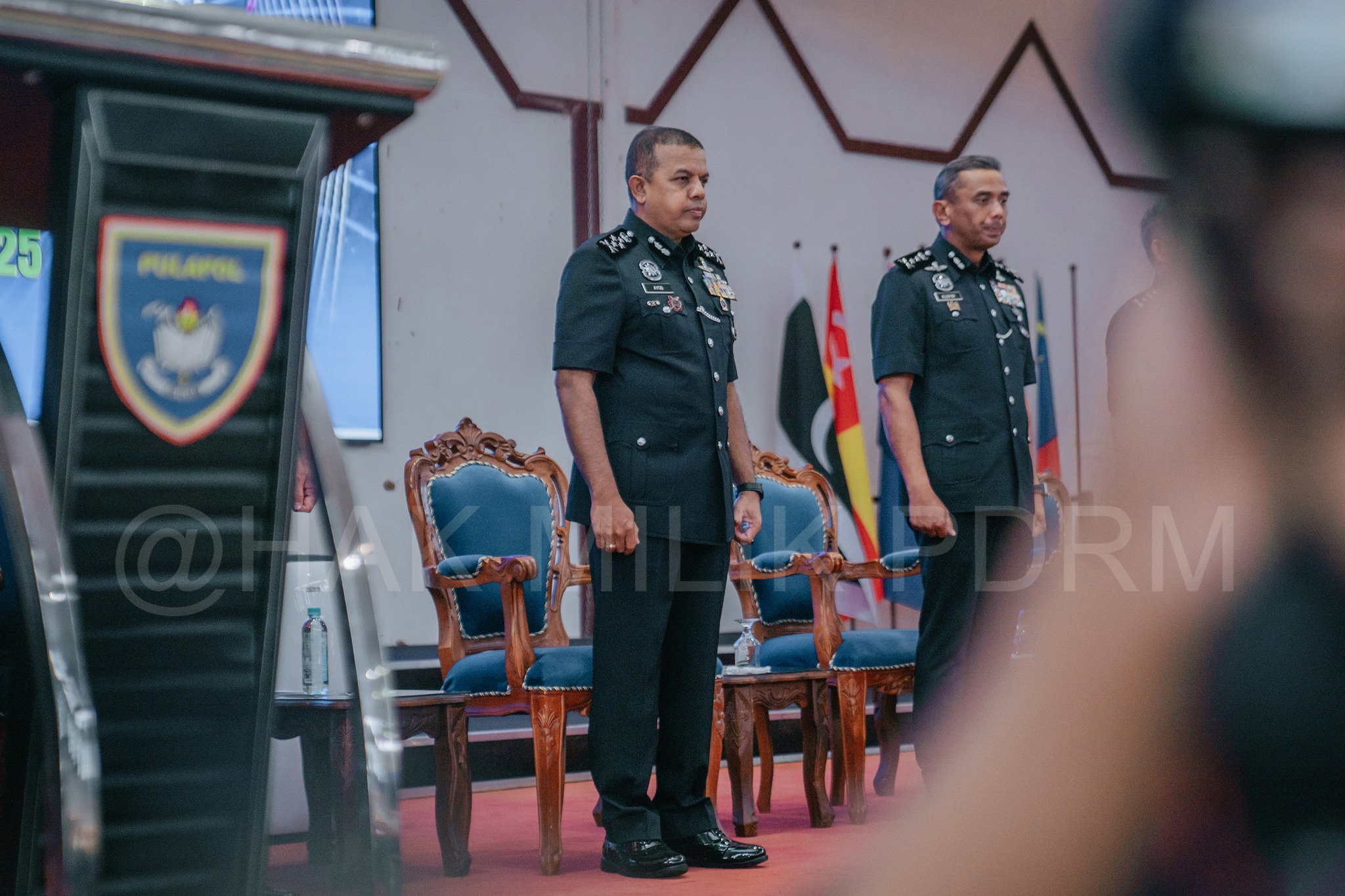 Polis... - Polis Diraja Malaysia ( Royal Malaysia Police )