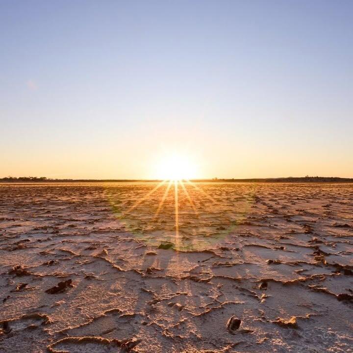 Eyre - As the sun dips low over Lake Gillies (just outside Kimba ...
