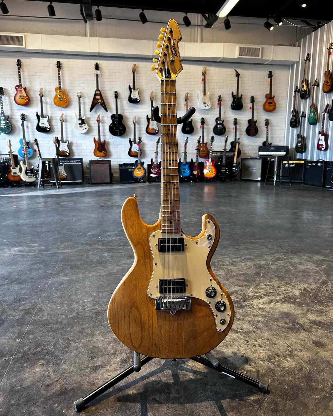 Look at this natural-finish Peavey T-15 from the 1980s made in