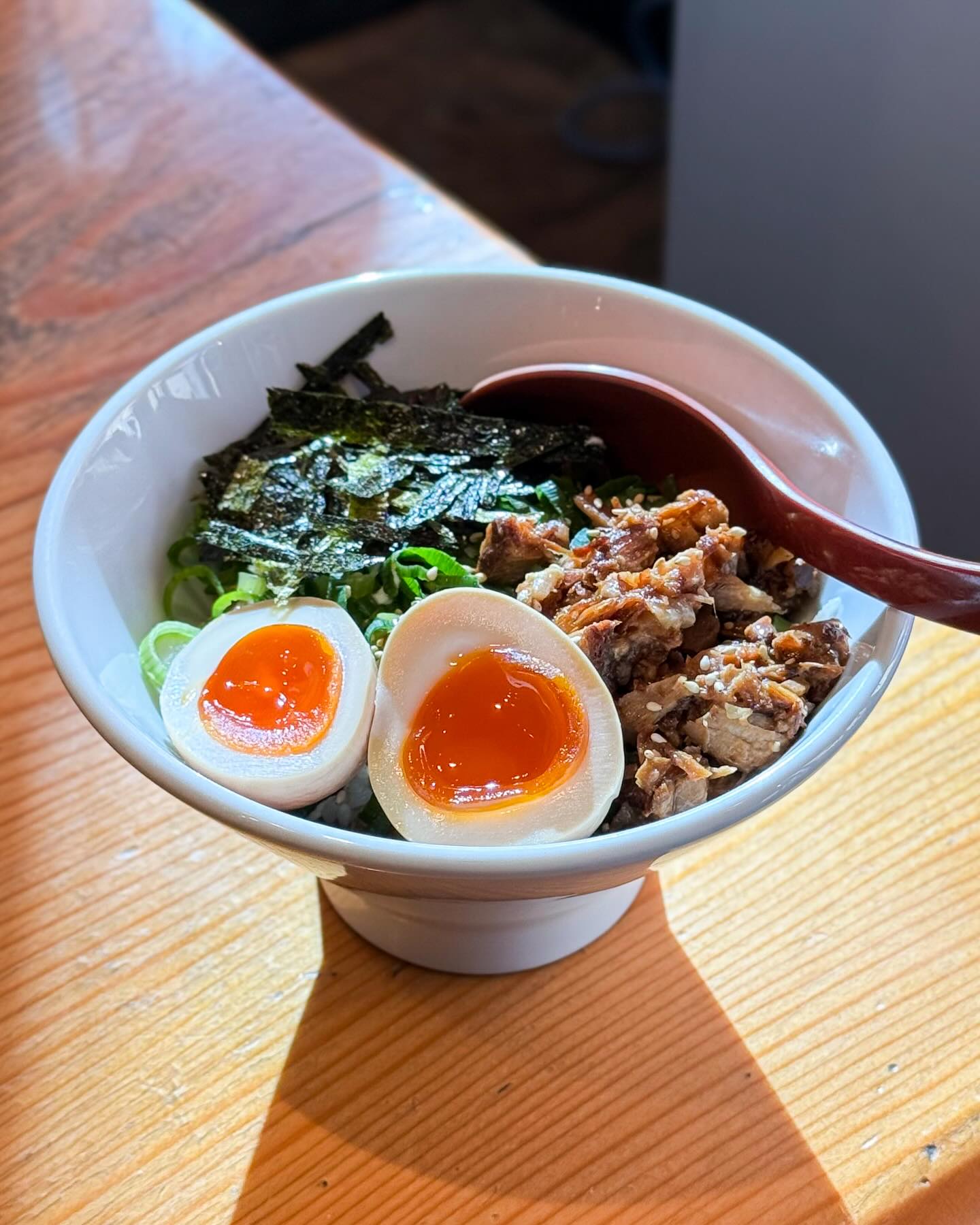 ramen_zundouya • ずんどう屋の『味玉丼」をご紹介、 味玉としっかり 