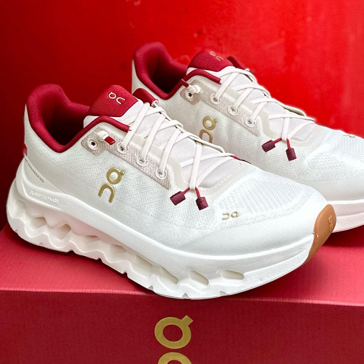 Original 0n Cloud Tilt “Year of the SNAKE” for only ₱13,999 EACH 