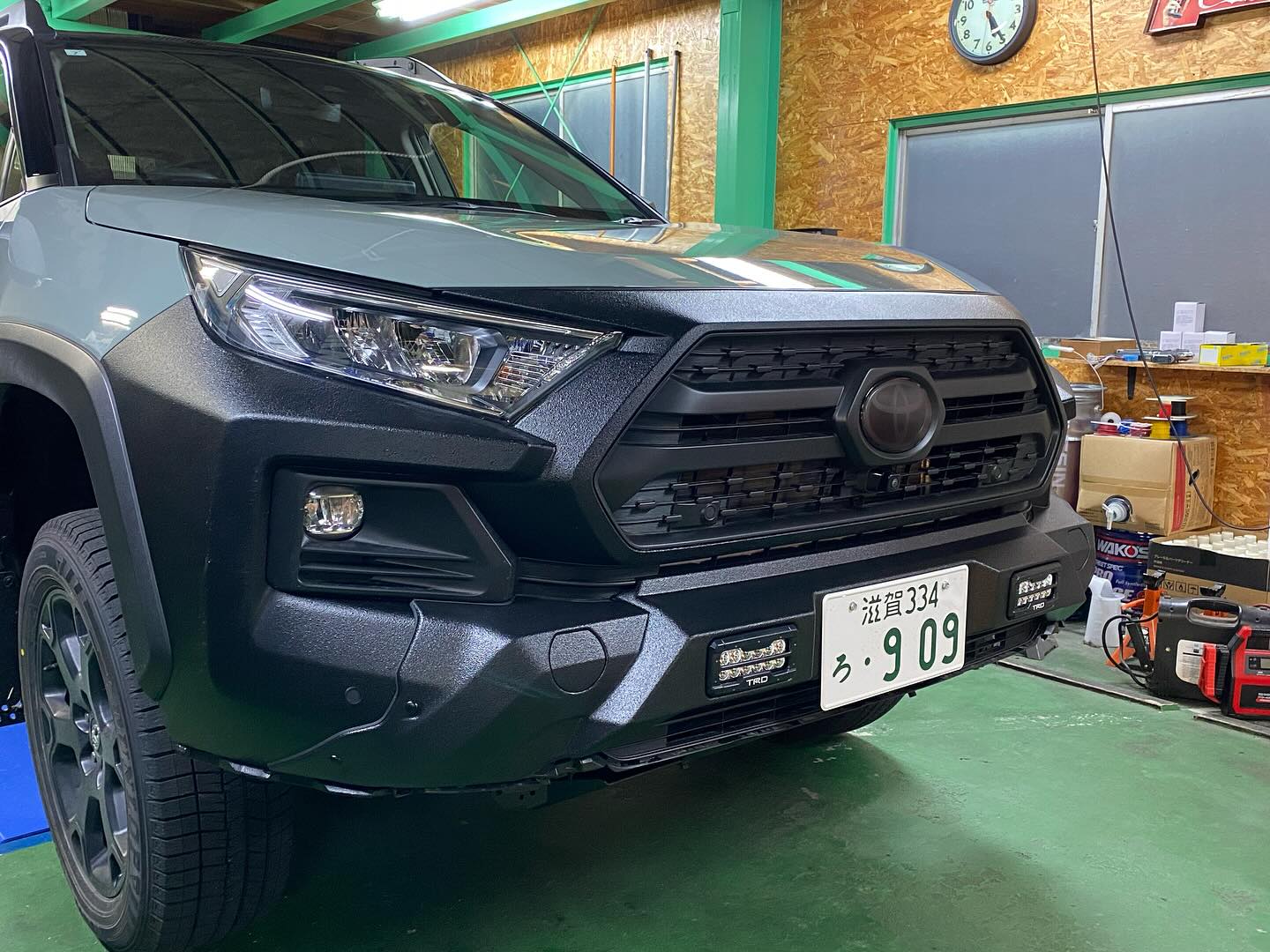 昨年末に車両購入からの納車したRAV4のオフロードパッケージ2に TRDの