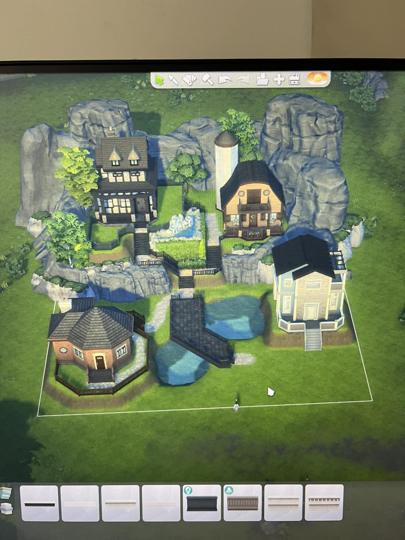 Hello ??‍♀️ Me again. The ones with the mini houses ? Maximum 