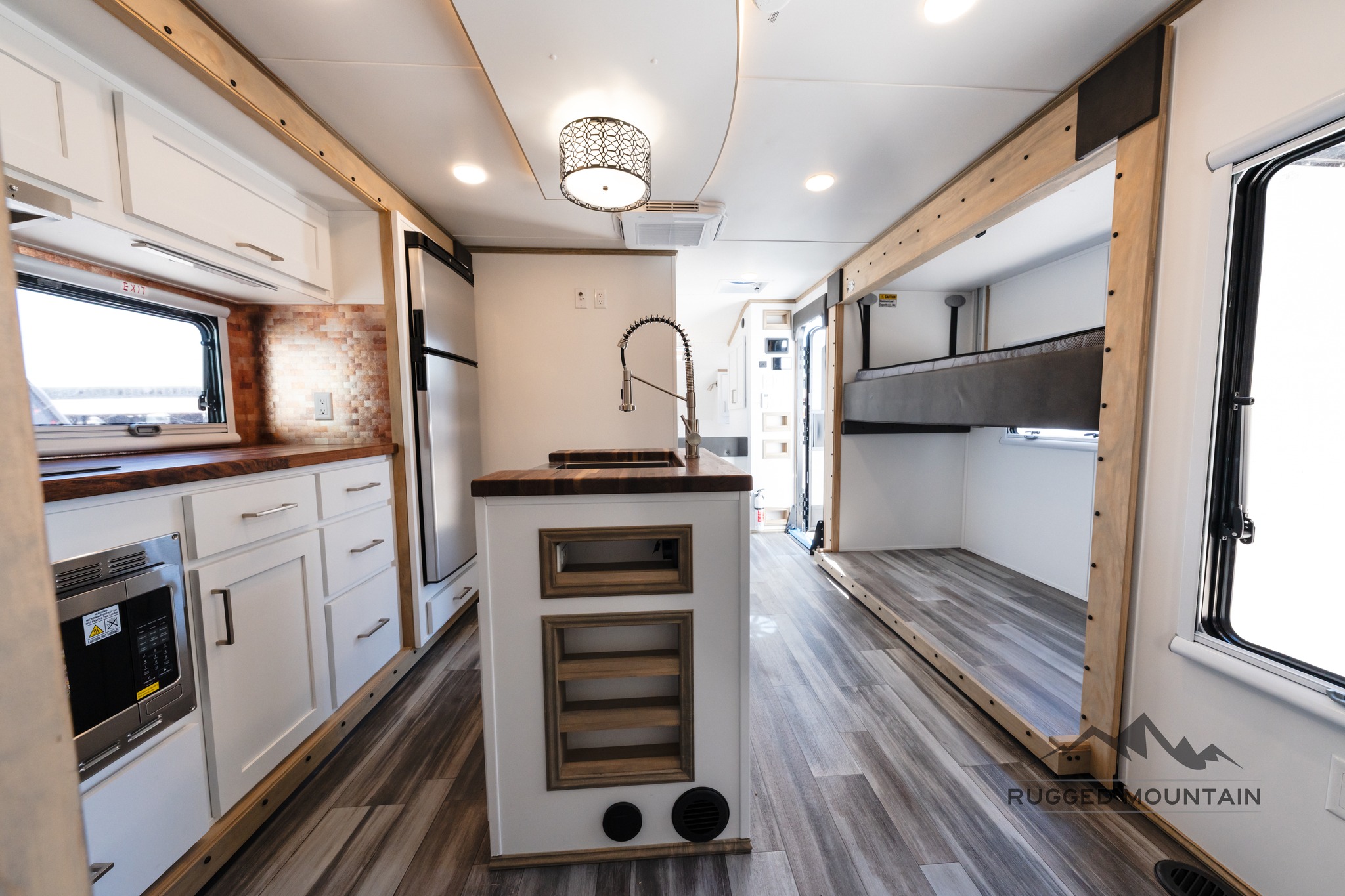 Rugged Mountain Custom RV... - Rugged Mountain Custom RV