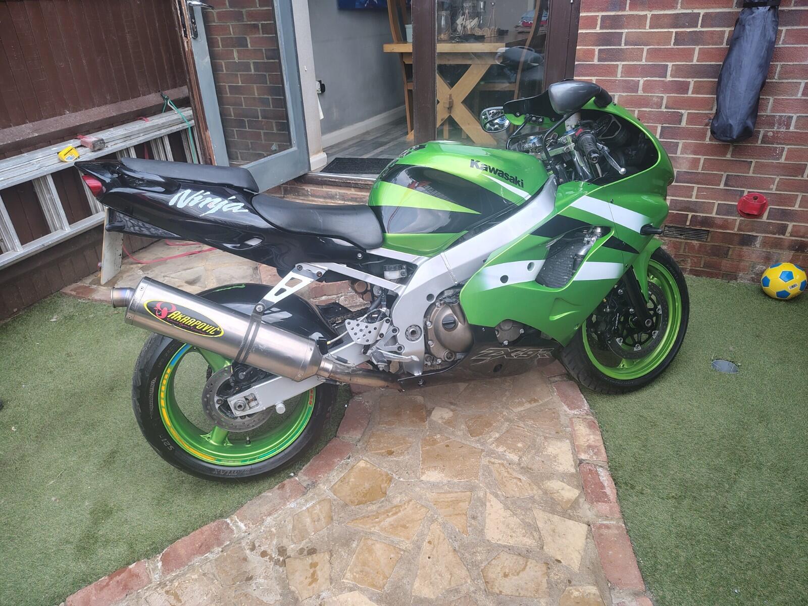 90's - 1998 Kawasaki ZX9R Candy Green Proper 90s metal on two