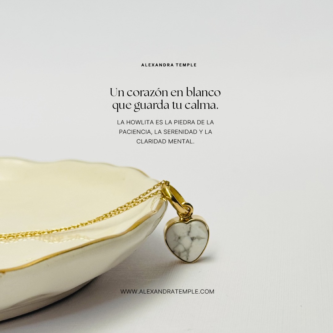Alexandra - 🤍Un corazón en blanco que guarda tu calma.🤍 La howlita es ...