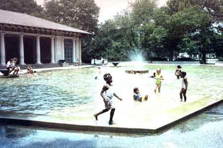 What was the location of Suburban Gardens swimming pool in St. Louis?