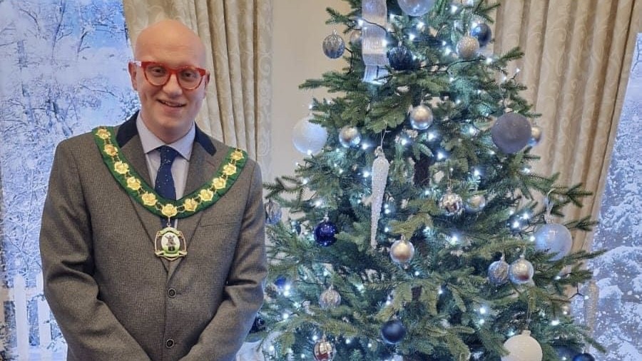 Polegate - 🎄Mayor invites the community to civic carol service Cllr Dan ...