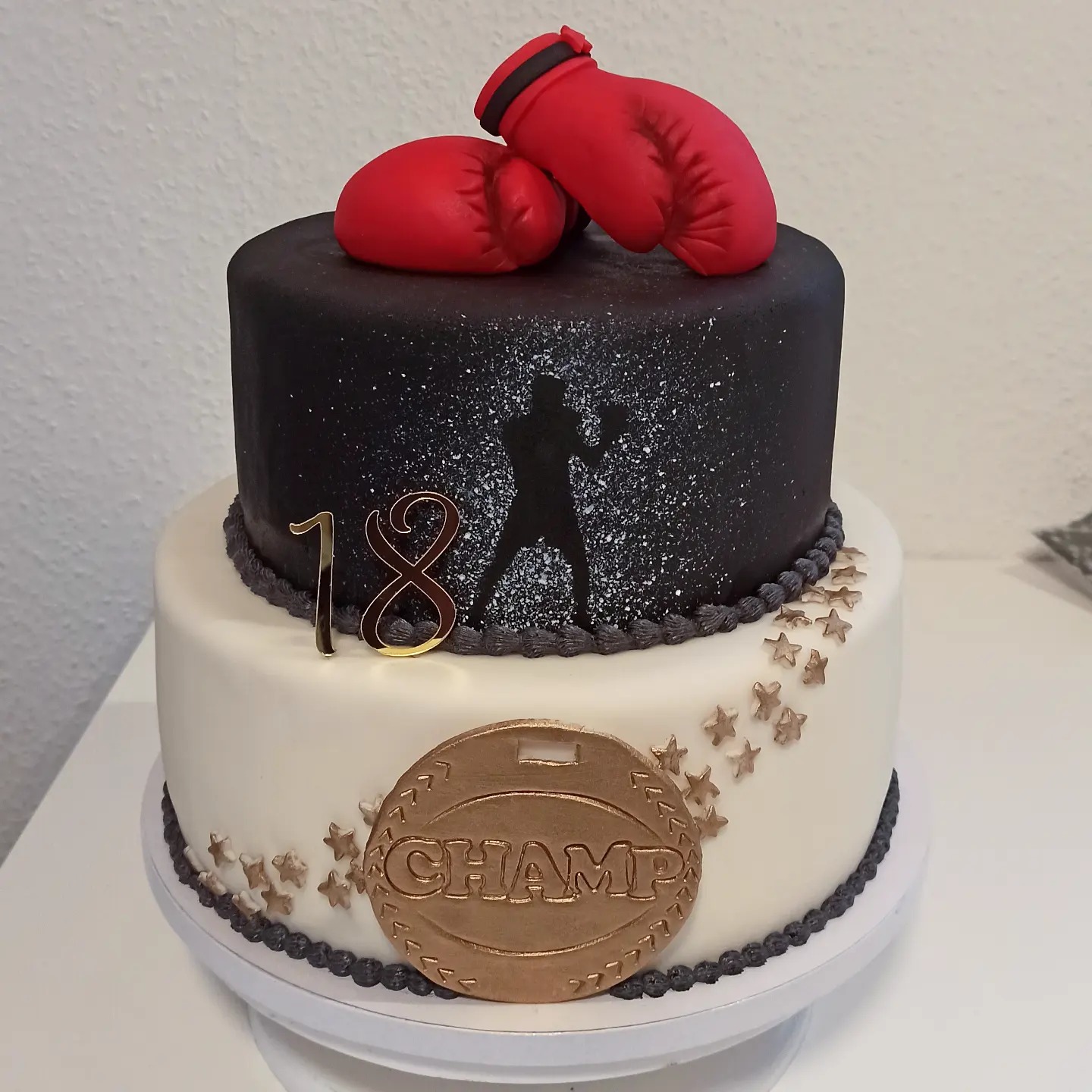 Boxer Torte #lenastortenzauber #boxertorte #geburtstagstorte #18thbirthday
