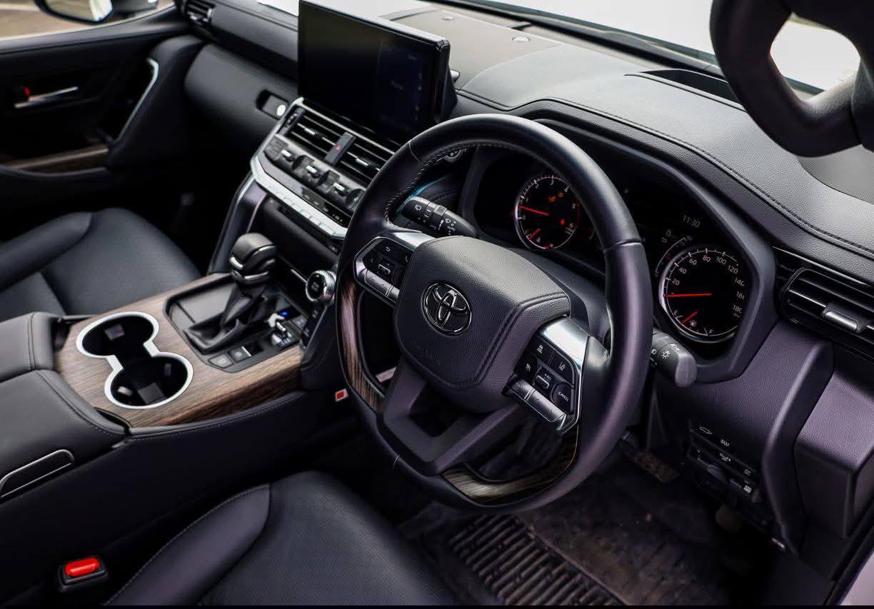 🇯🇵 2023 LAND CRUISER 3.3 ZX DIESEL Mileage: 1500 KM FOR MORE