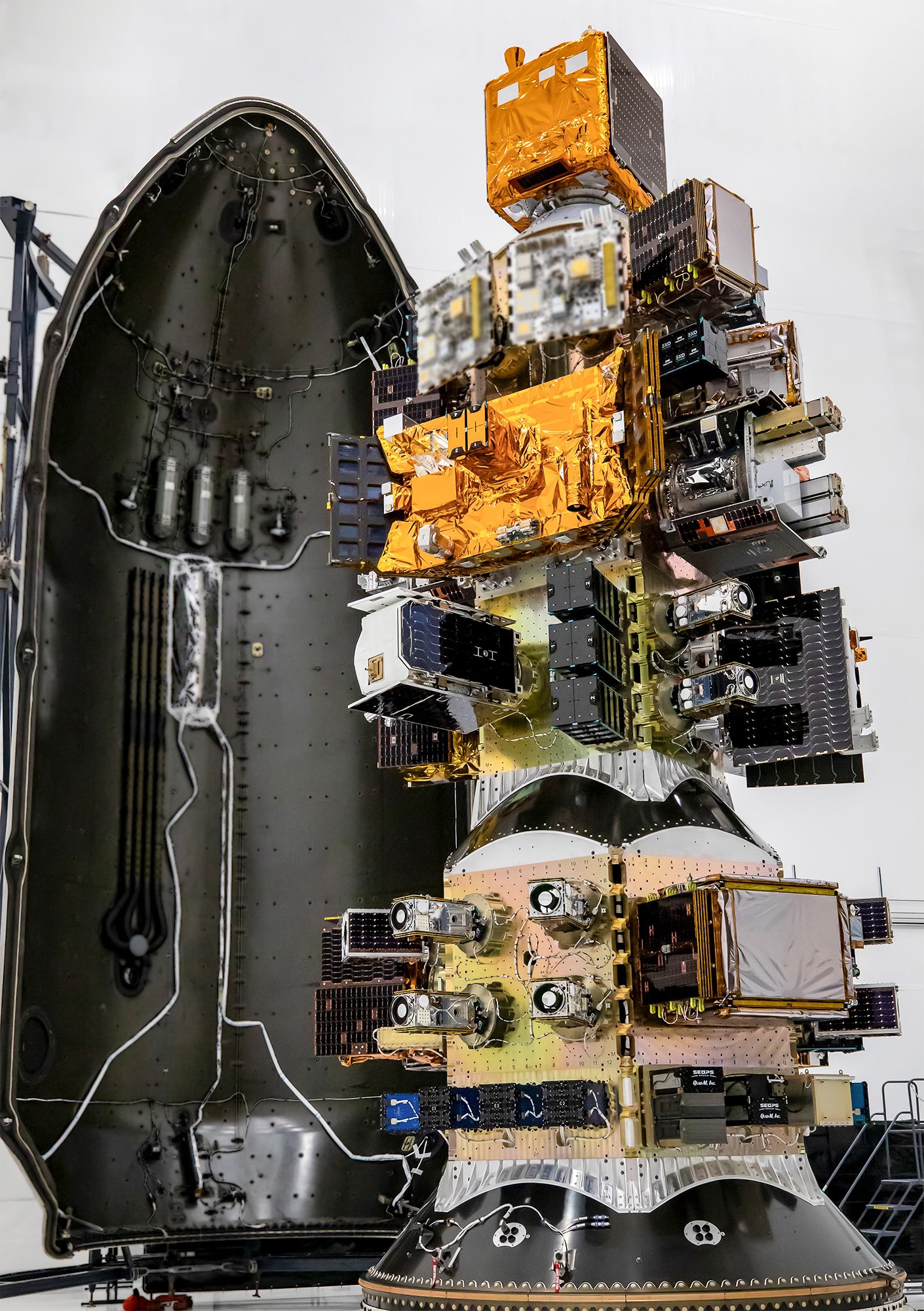 Spaceth.co - Configuration ของดาวเทียมบน Payload Attach Fitting ภาพ ...