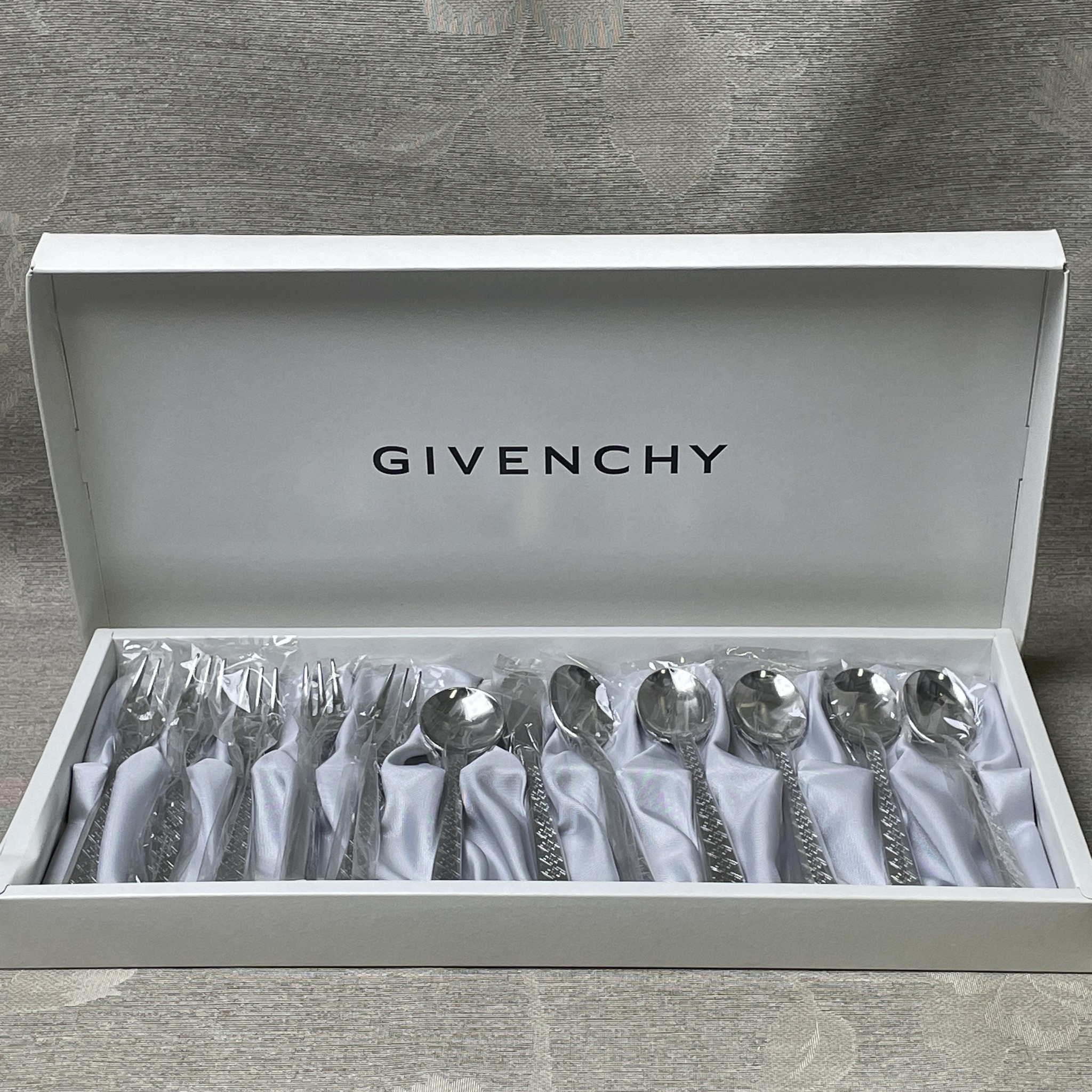 New ️GIVENCHY #ช้อนสแตนเลส รวม 12 ชิ้น... - Tableware by TOOK | Facebook