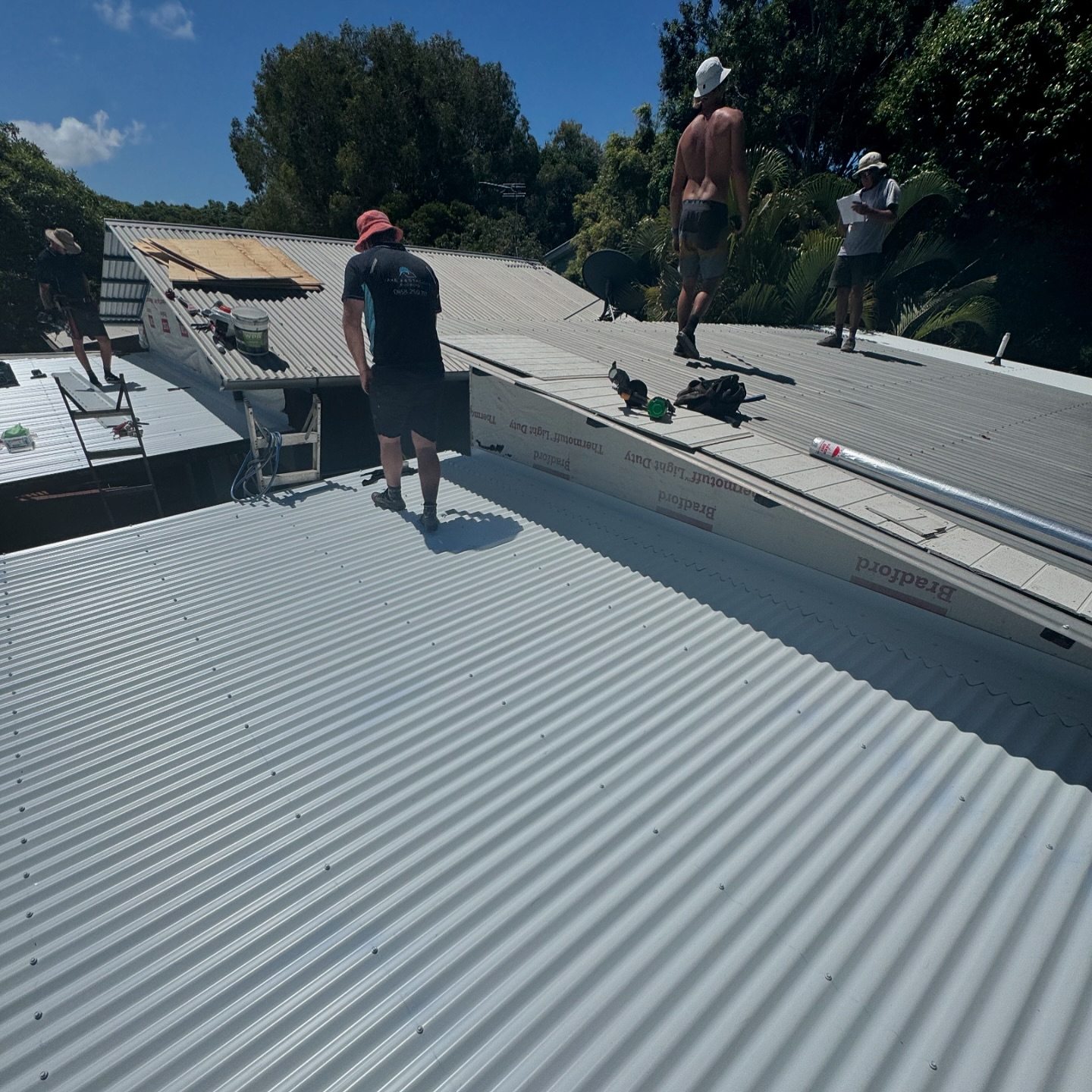Jake - New roof sheeting at Peregian boys killed it in the heat 🥵 ...