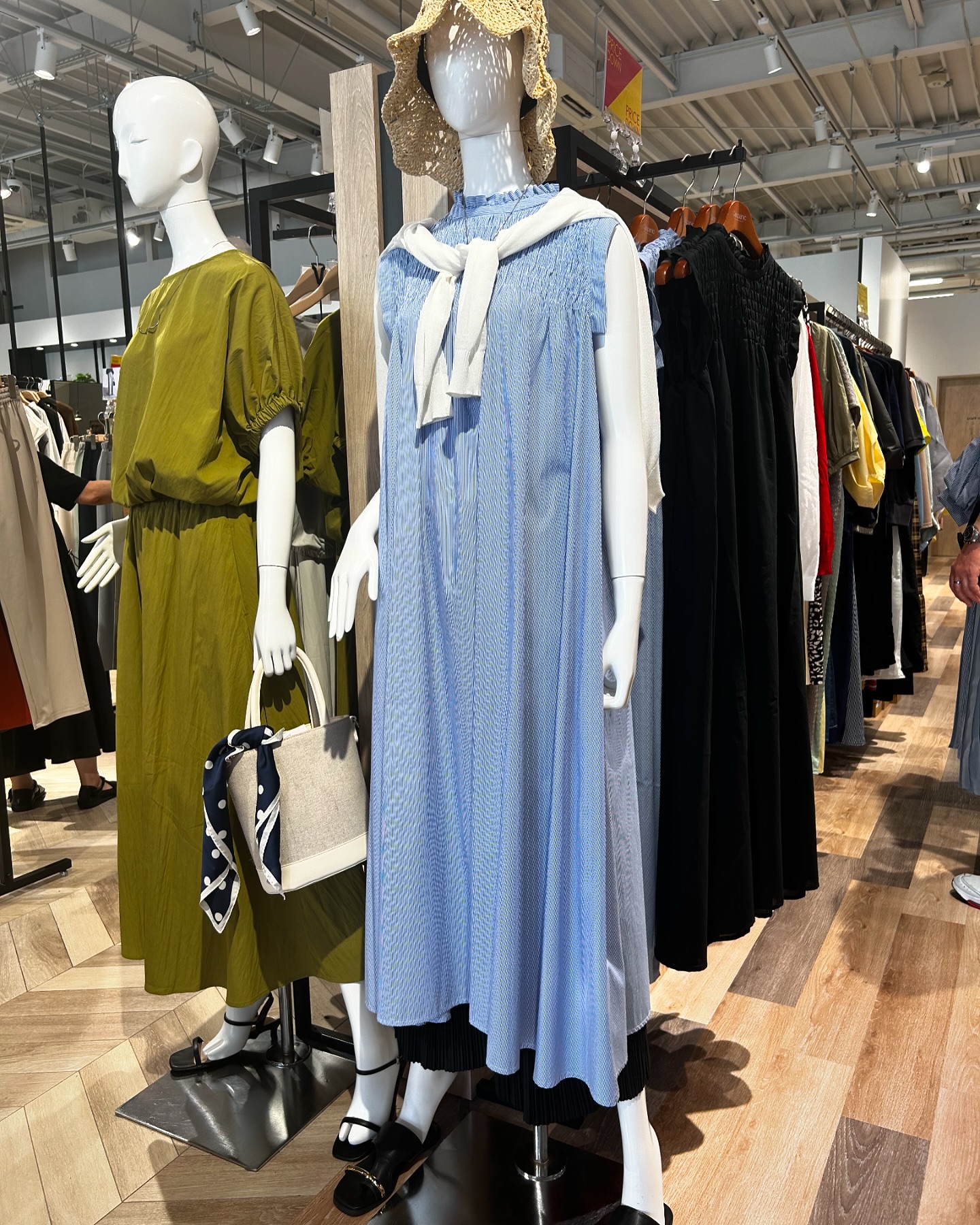 神戸三田プレミアム・アウトレット (上津台7-3, 北区, Kobe-shi,... - 神戸三田プレミアム・アウトレット