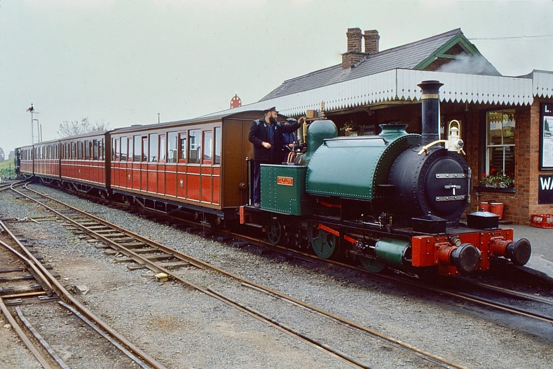 Talyllyn - #ThrowbackThursday to 1986! 🚂 Here’s No.1 Talyllyn out on ...