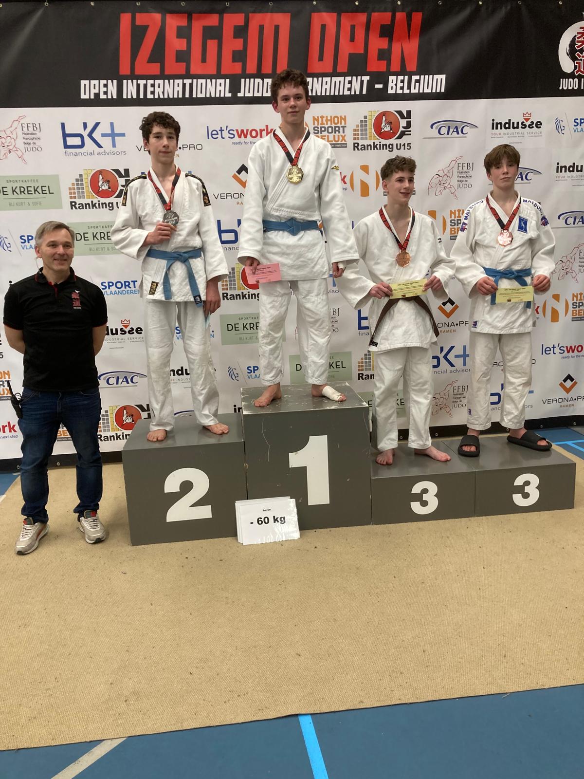 Judo Kwai Moorsele - Eddy ontving een aandenken van onze hoofdtrainer ...