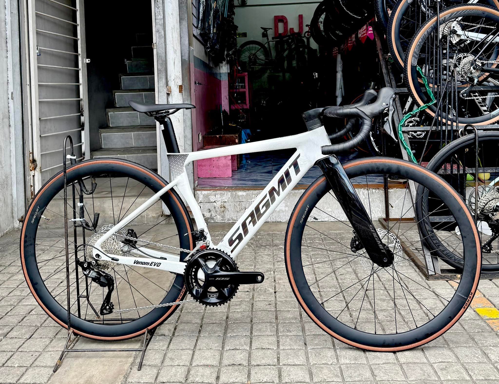 DJ - Sagmit Venom Evo Road Bike 2025 Model SRP: 53,000php Sale Cash ...