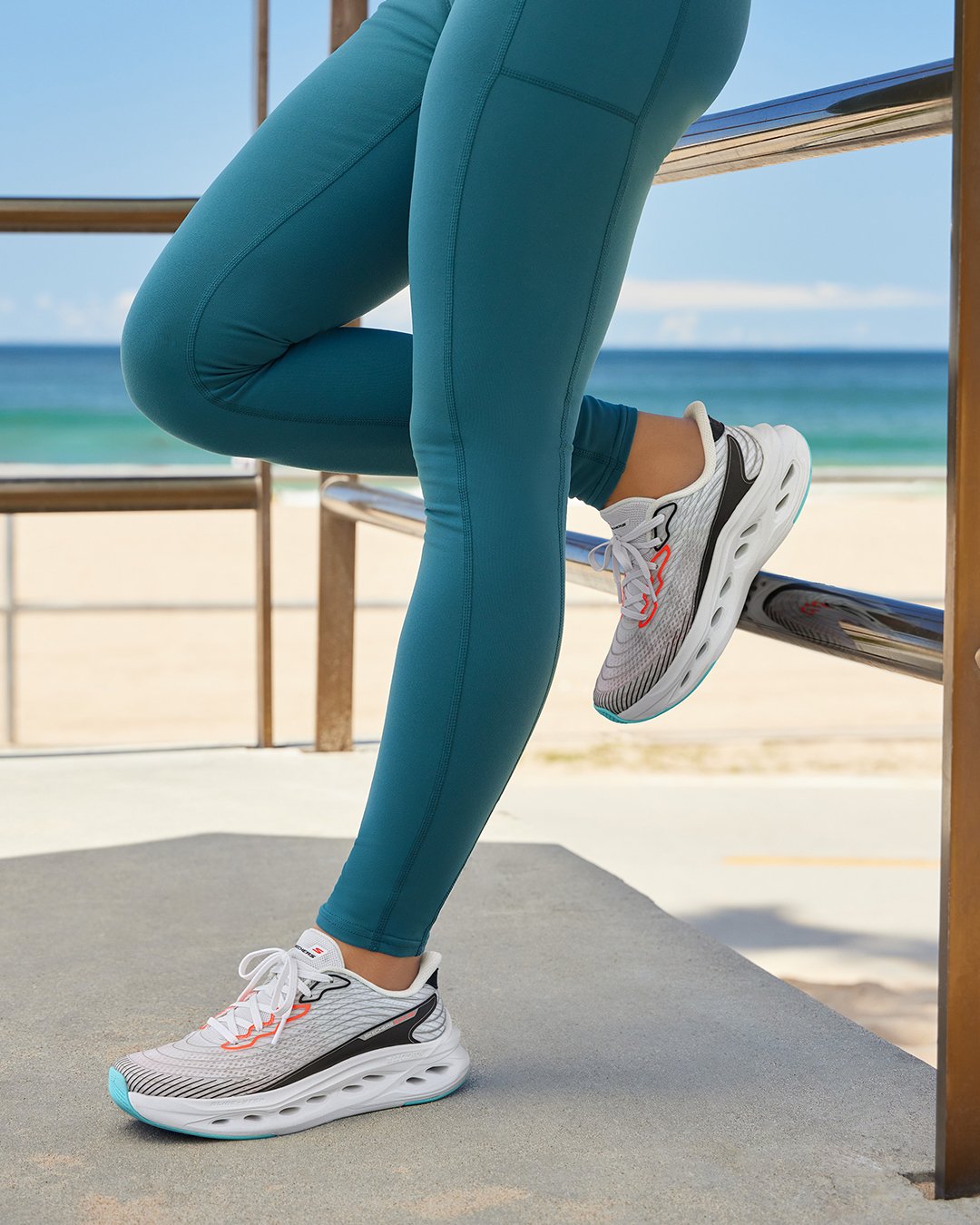 未使用タグ付き SKECHERS Cooled Goga Mat 軽量スリッポン Breathable 