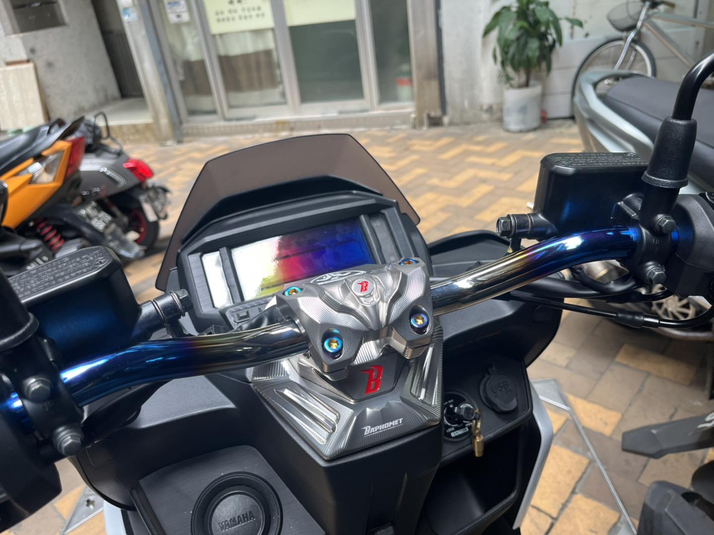 Safety Pro - 兩個牌子盡現眼前 Force2.0 巴風特龍頭 配 go work 鍍鈦車把...