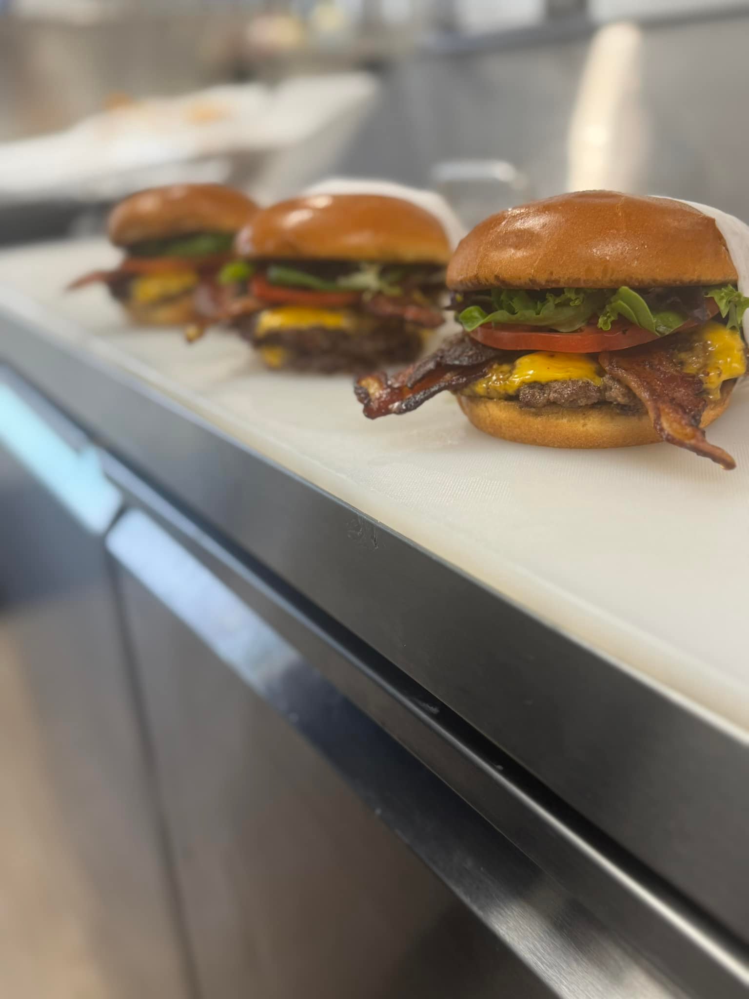 Meek’s Kitchen - 🍔🔥🍔👀 What a Beautiful Saturday At Meek’s... | Facebook