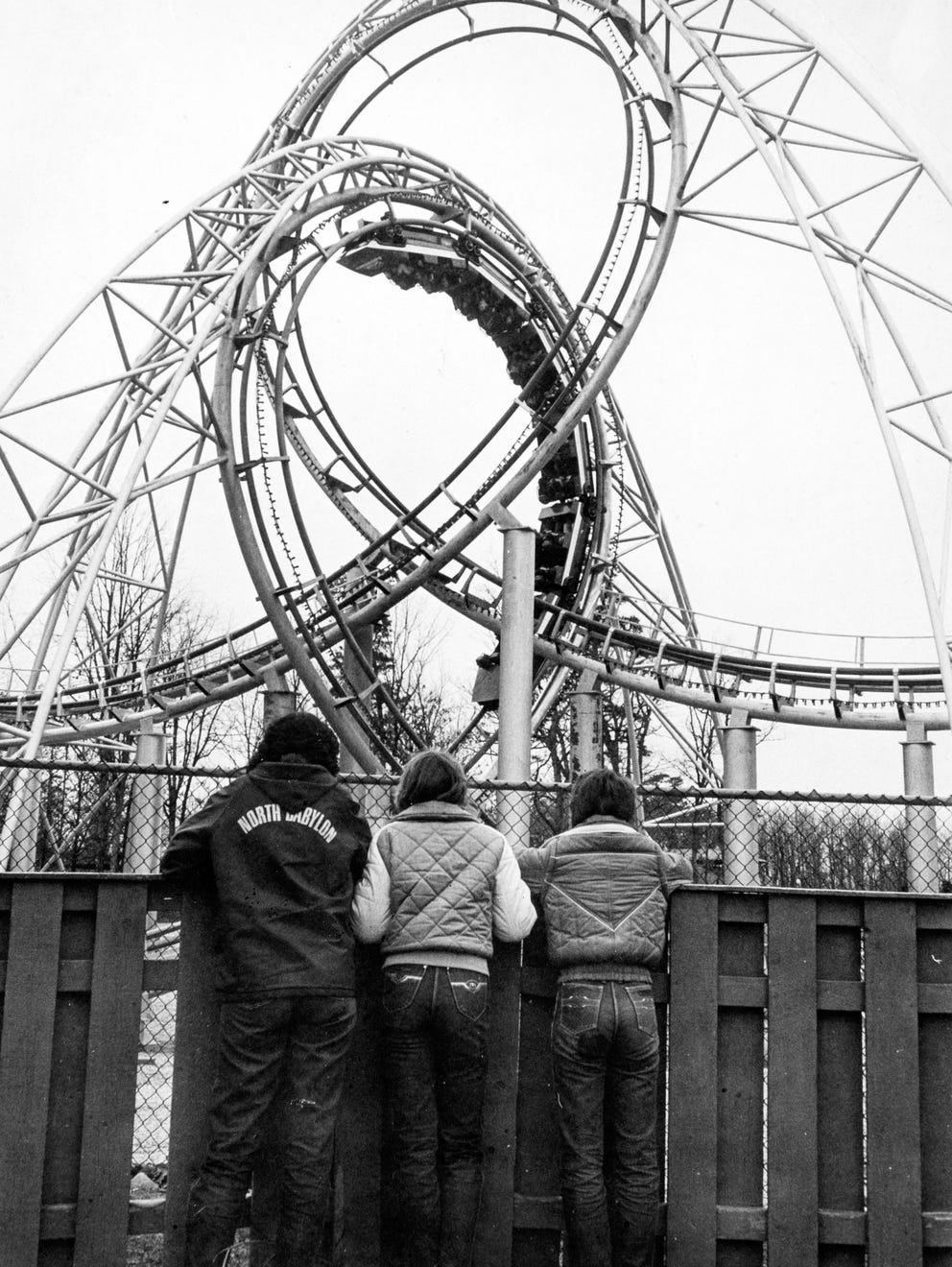 When it debuted, Lightnin’... - GreatAdventureHistory.com | Facebook